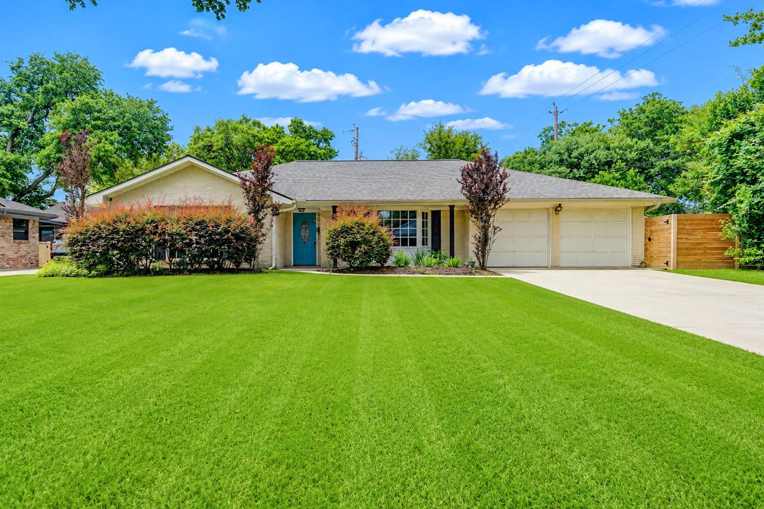 5019 Oak Forest Drive — photo