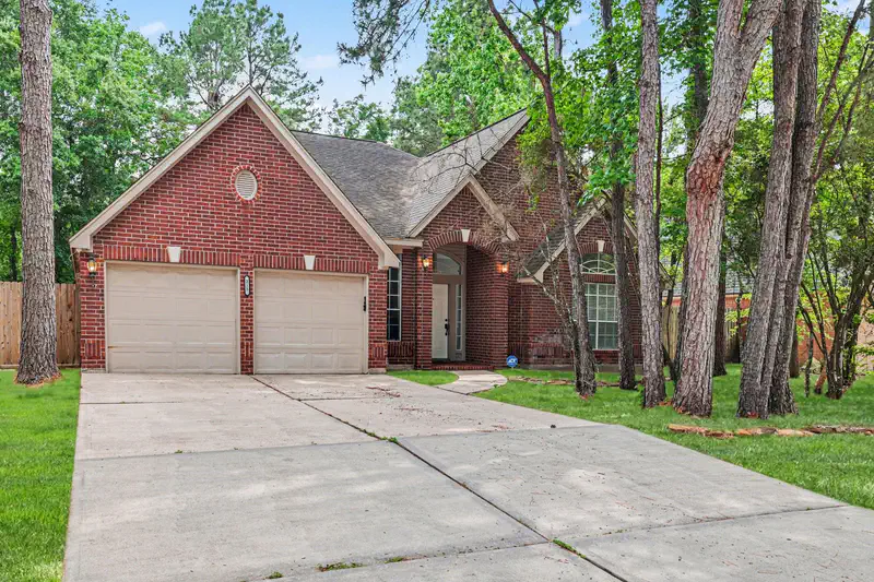 215 Bristol Bend Circle — photo