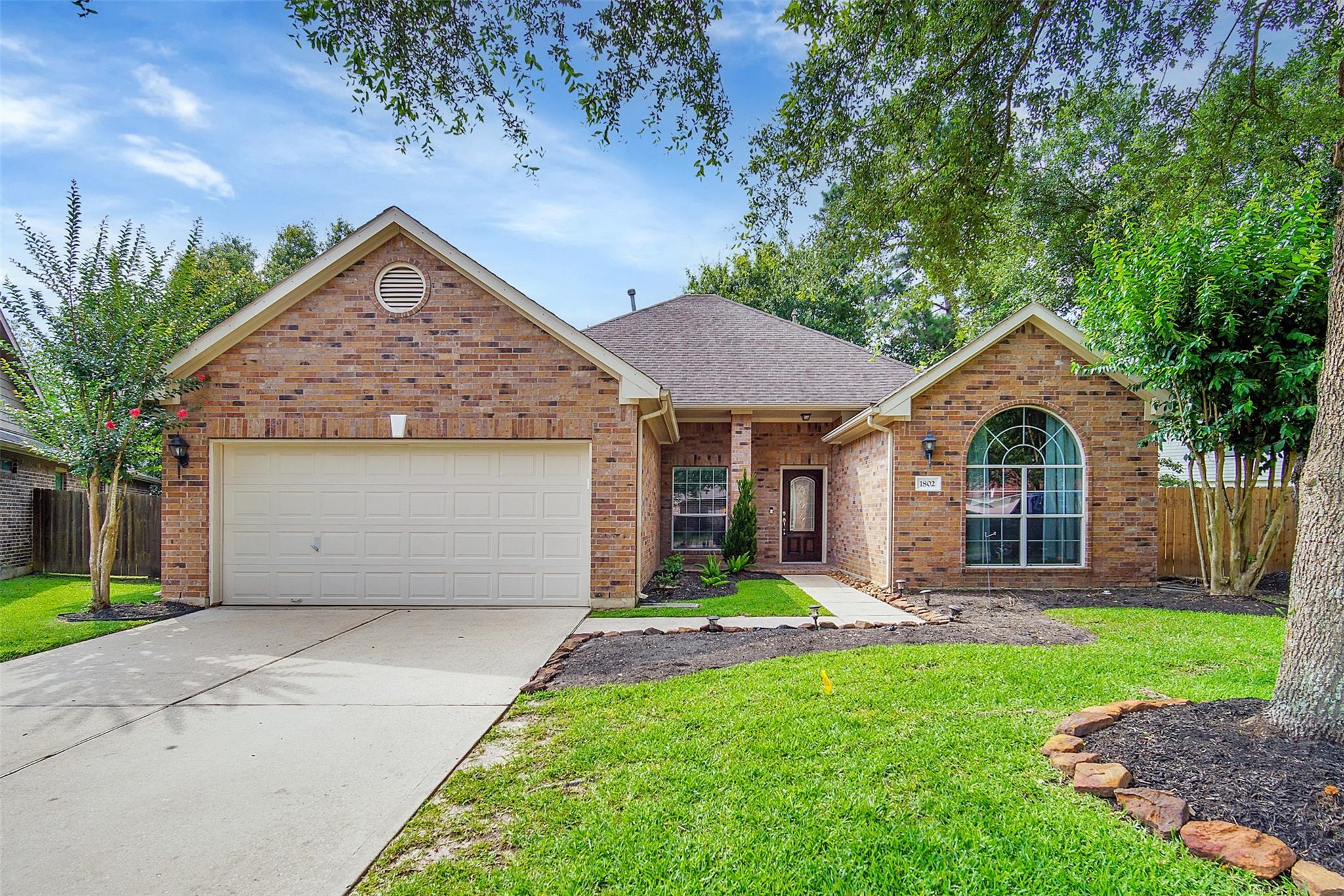 1802 Tavish Lane — photo