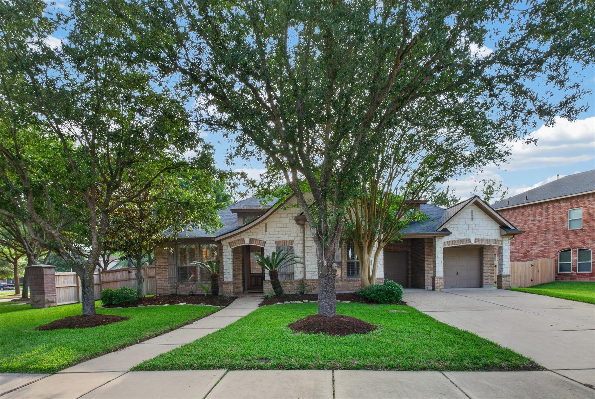 5923 Scarlett Bay Court — photo