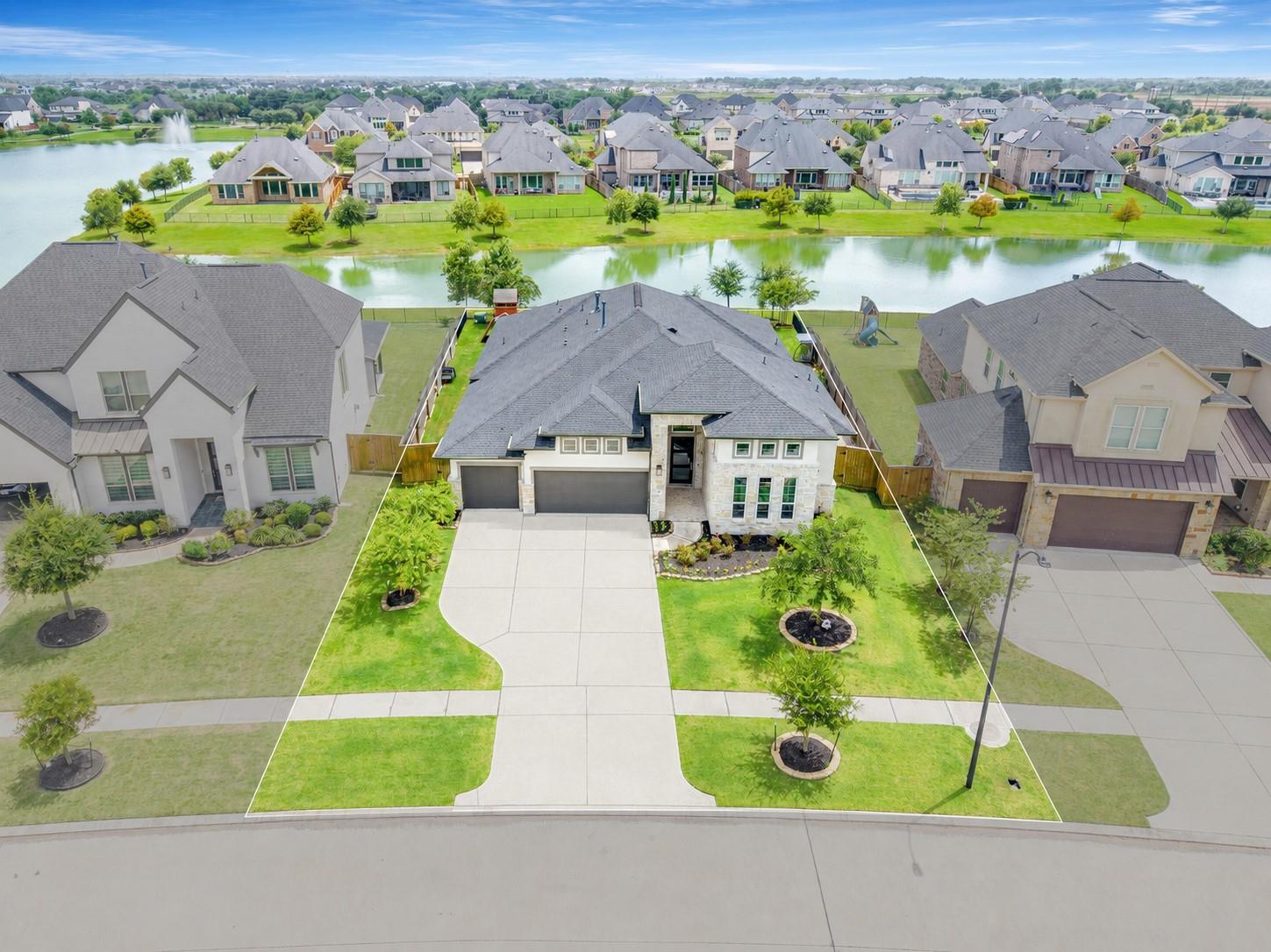 440 Stratus View Court — photo