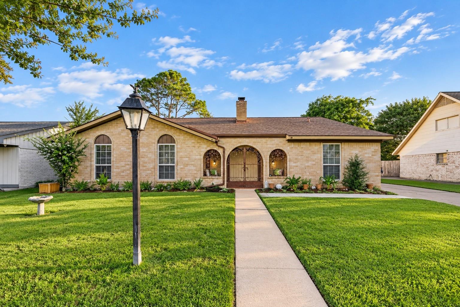 12302 Meadowdale Drive — photo