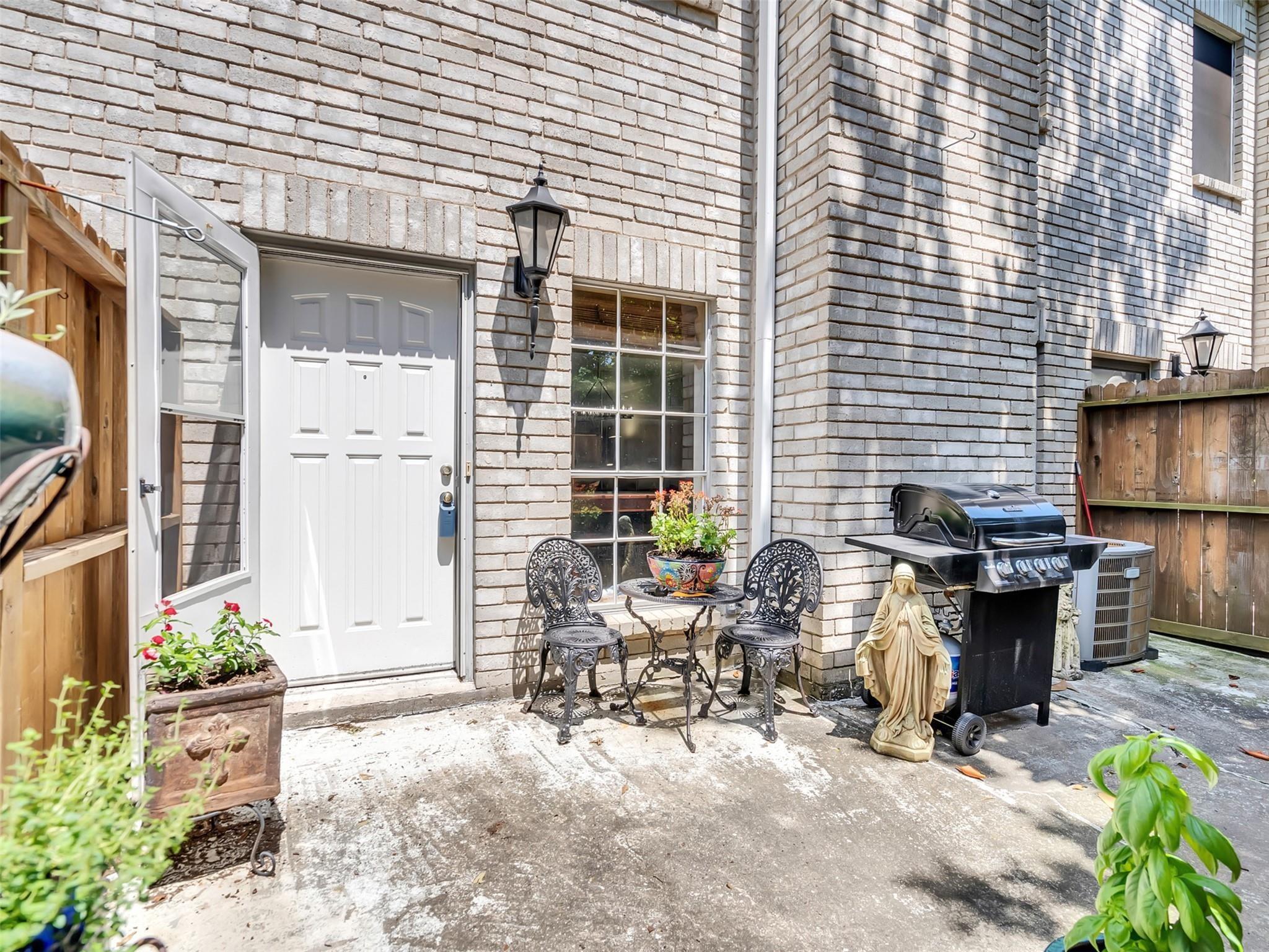 17645 Red Oak Drive #7645 — photo
