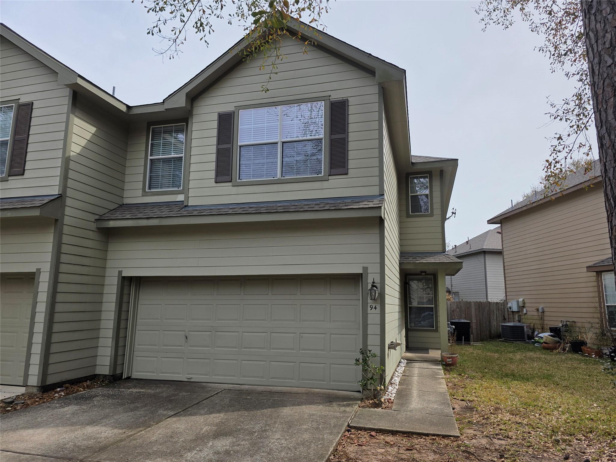 94 N Burberry Park Circle N — photo