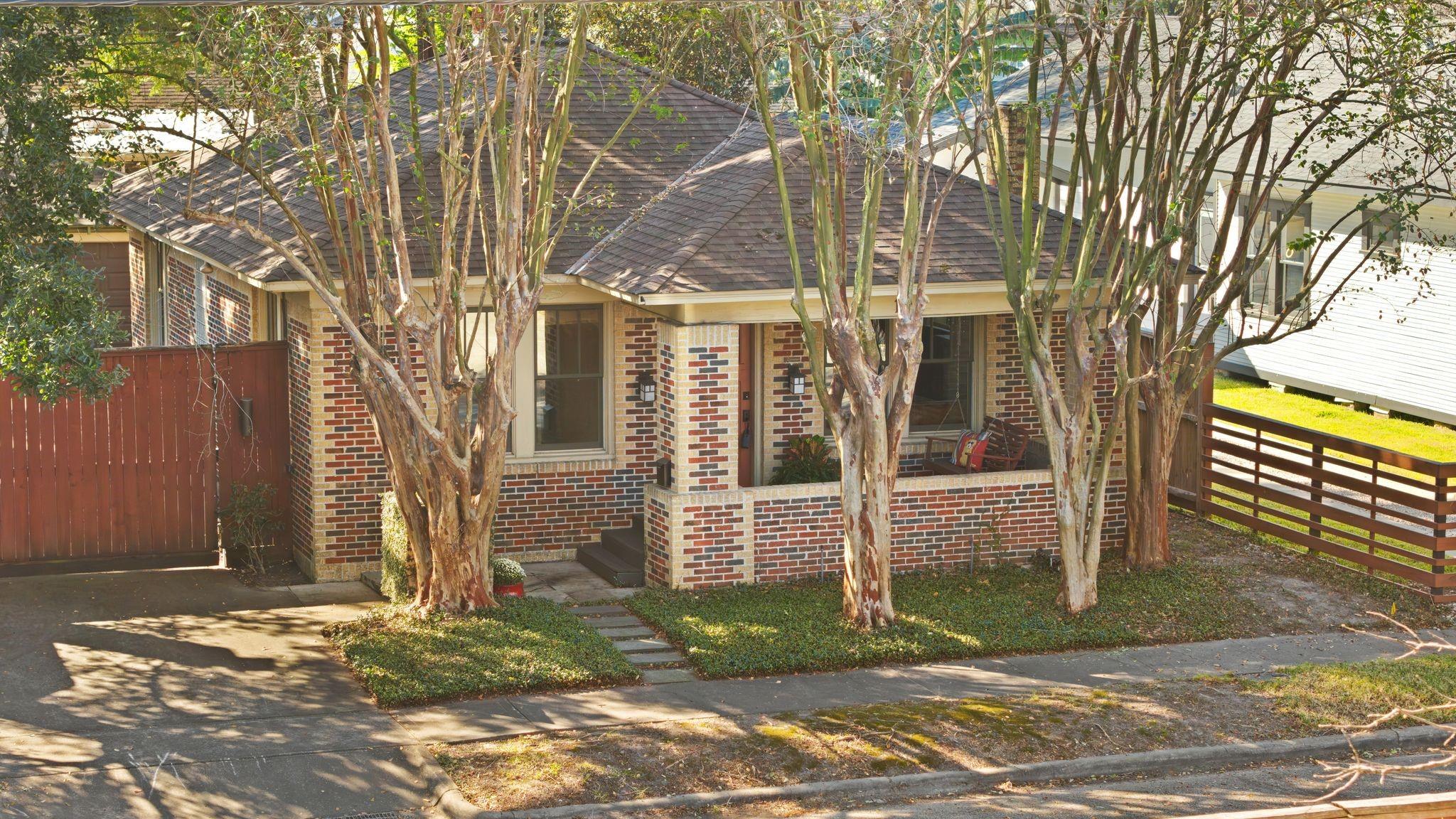 1112 Algregg Street — photo