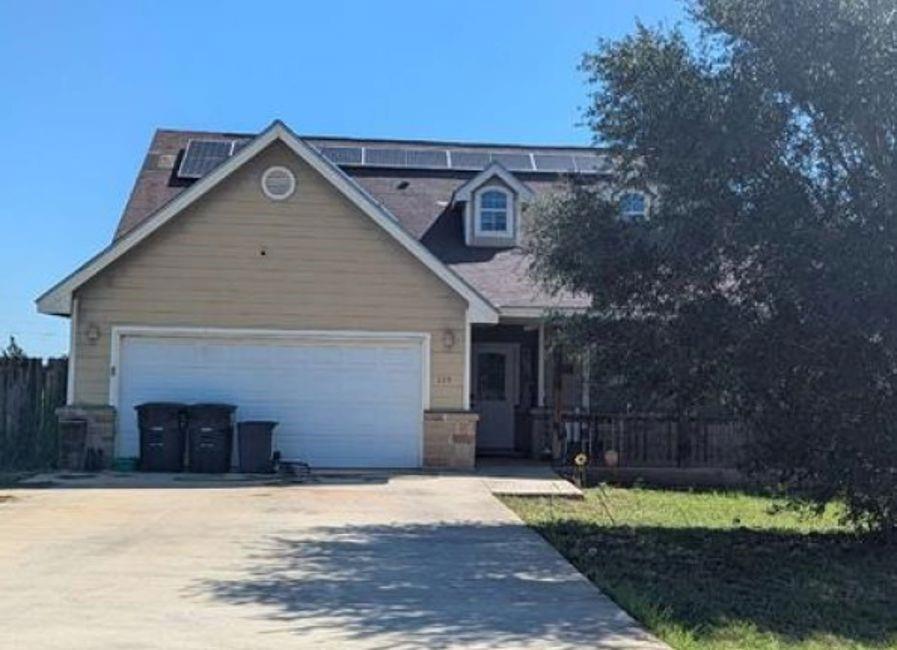 135 Bluebonnet Hill — photo