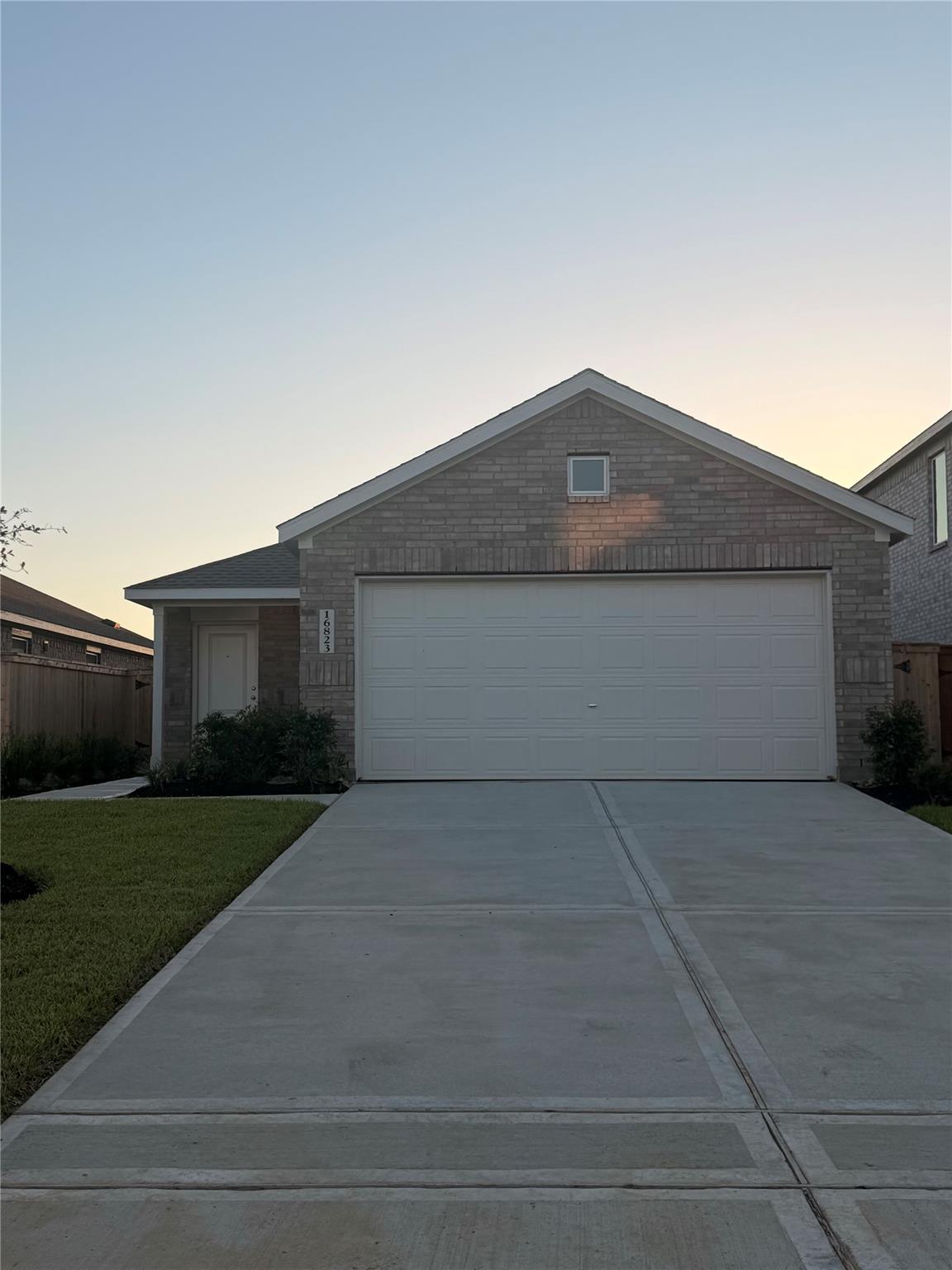 16823 Spotted Oak Drive — photo