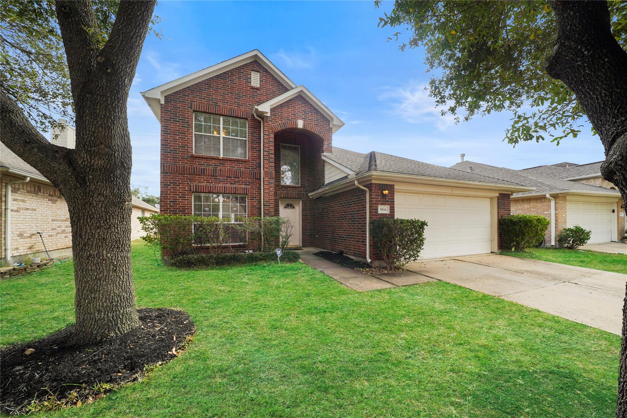 5614 Gaffney Lane — photo