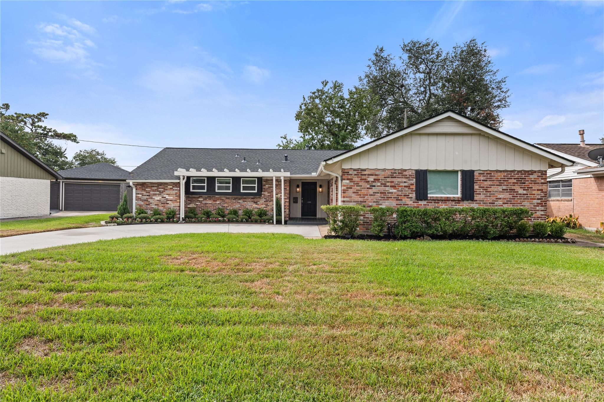 2302 Willowby Drive — photo