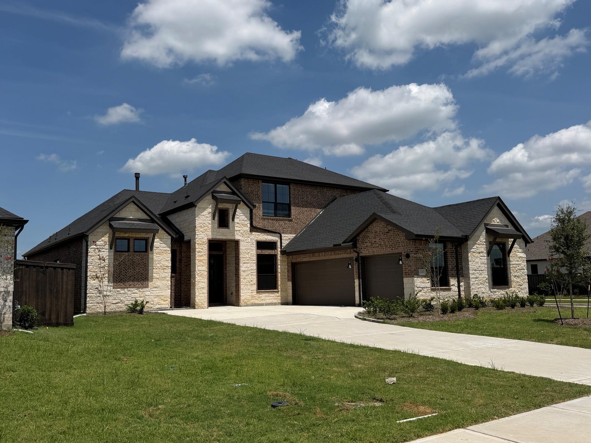 12055 Lake View Boulevard — photo