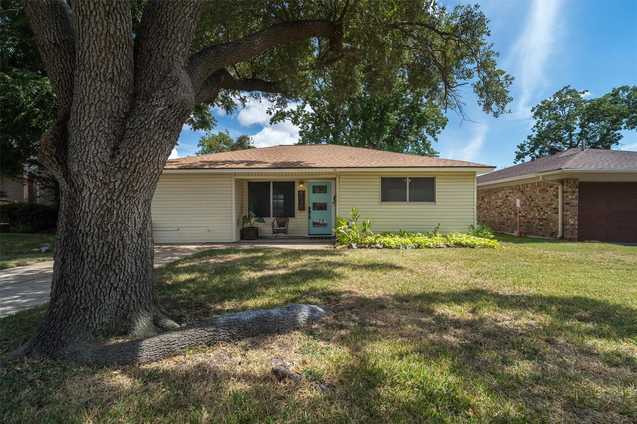 813 Dutch Street — photo