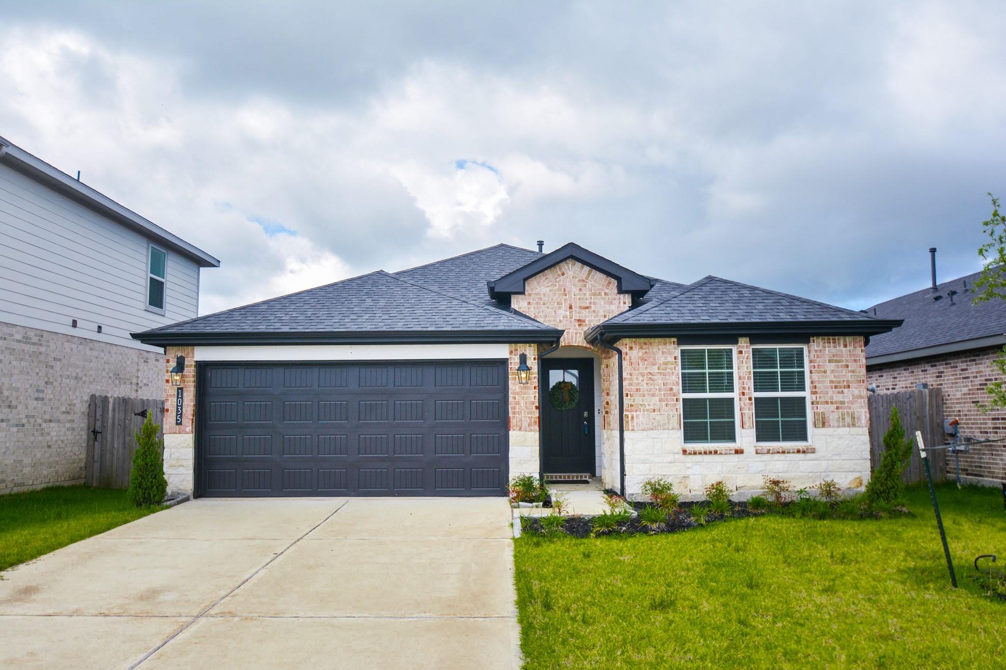 1035 Vista Pointe Drive — photo