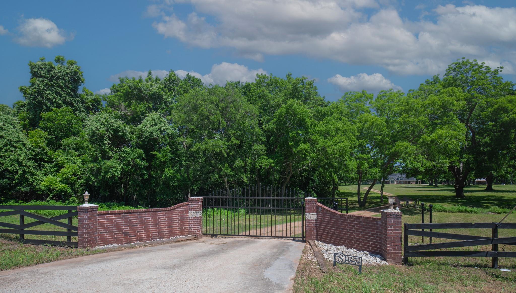 42272 FM 1458 — photo