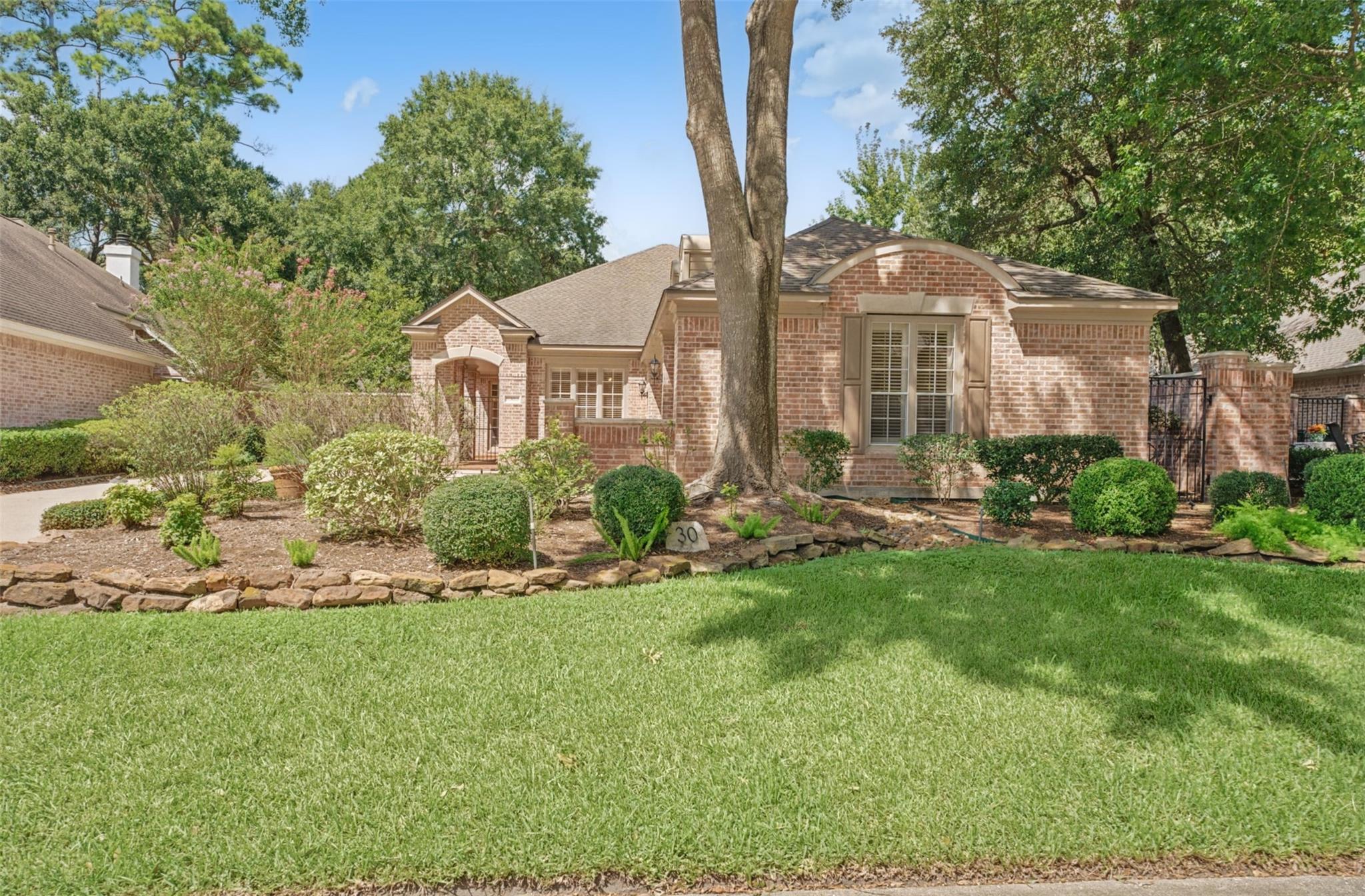 30 N Castlegreen Circle — photo