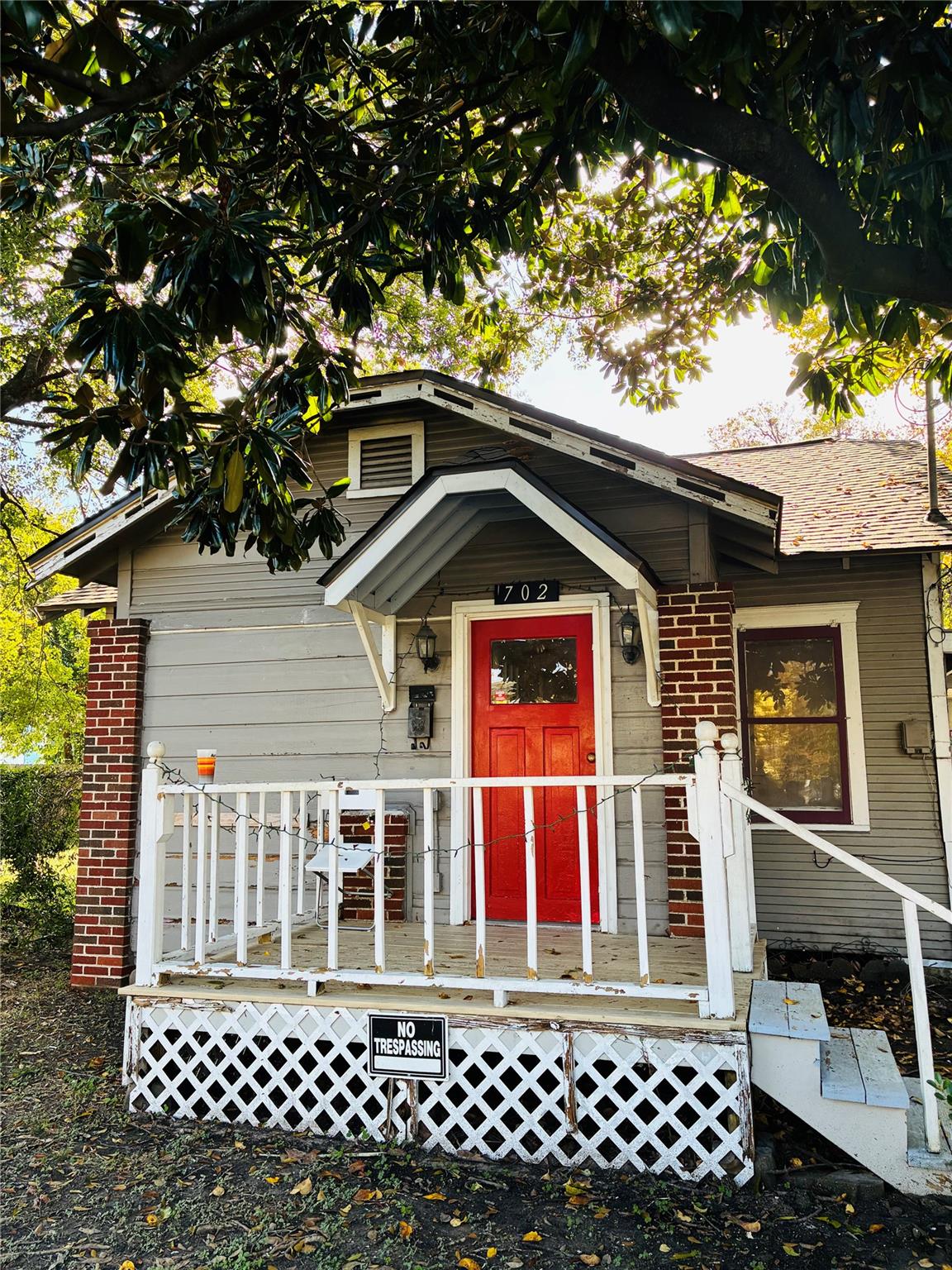 702 Caplin Street — photo