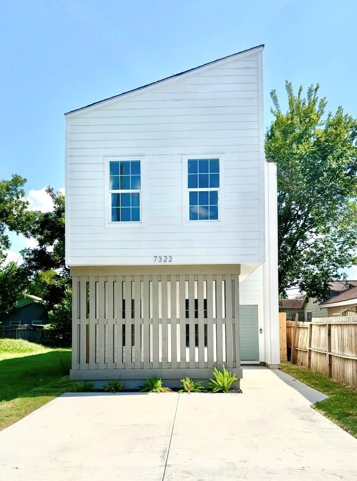 7322 Laredo Street — photo