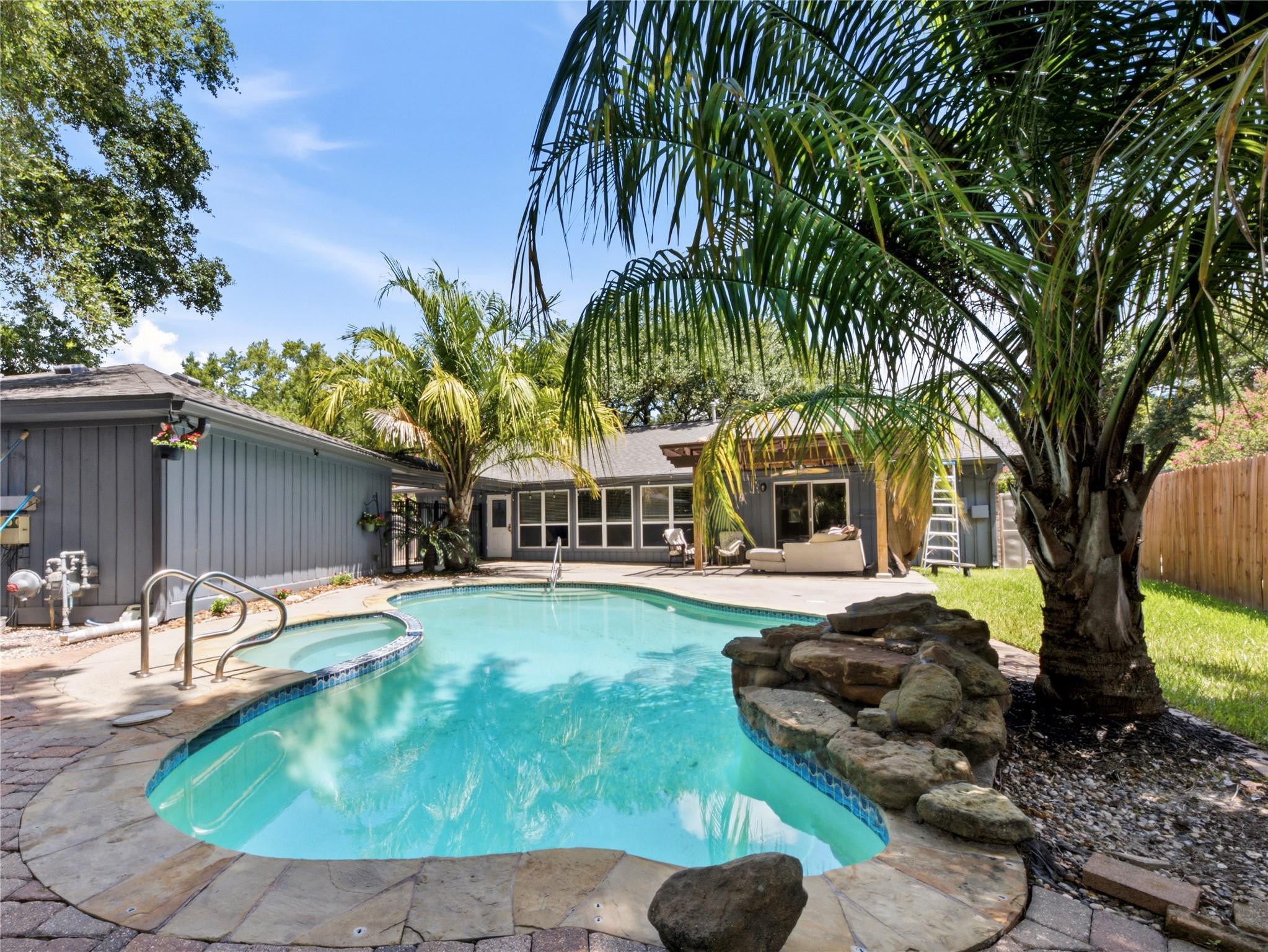 4118 Long Grove Drive — photo