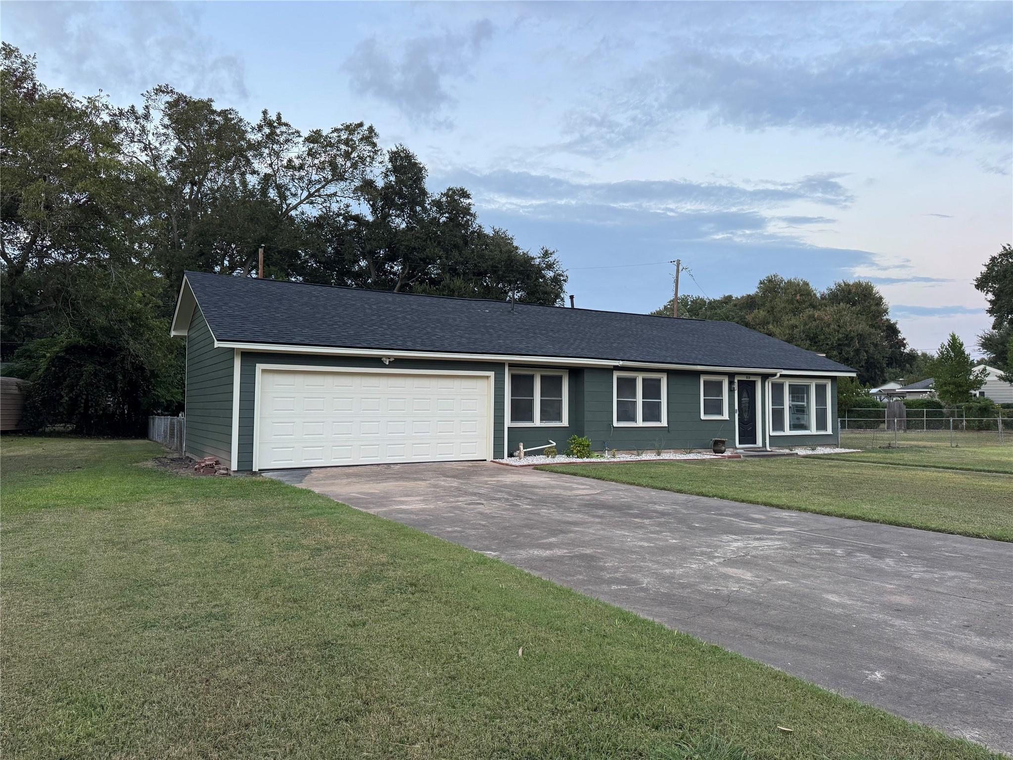 515 Mockingbird Lane — photo