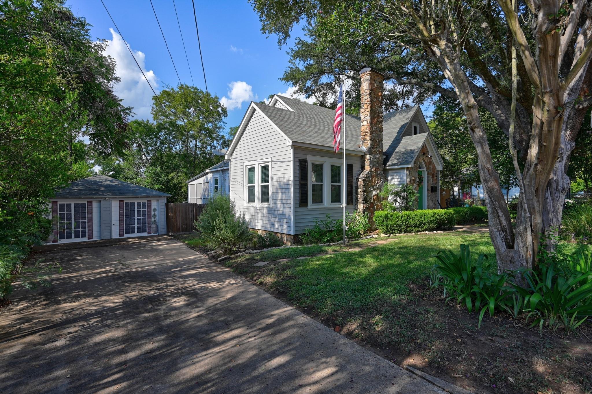 103 E Val Verde Street, Brenham, TX 77833 — photo 3