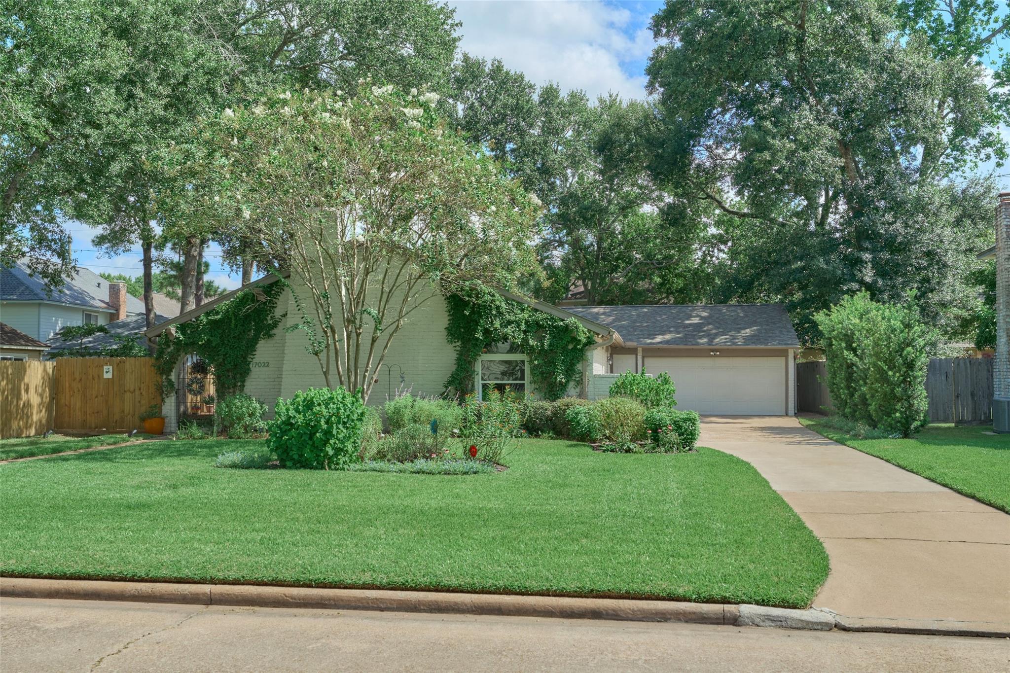 17022 Hill View Lane — photo