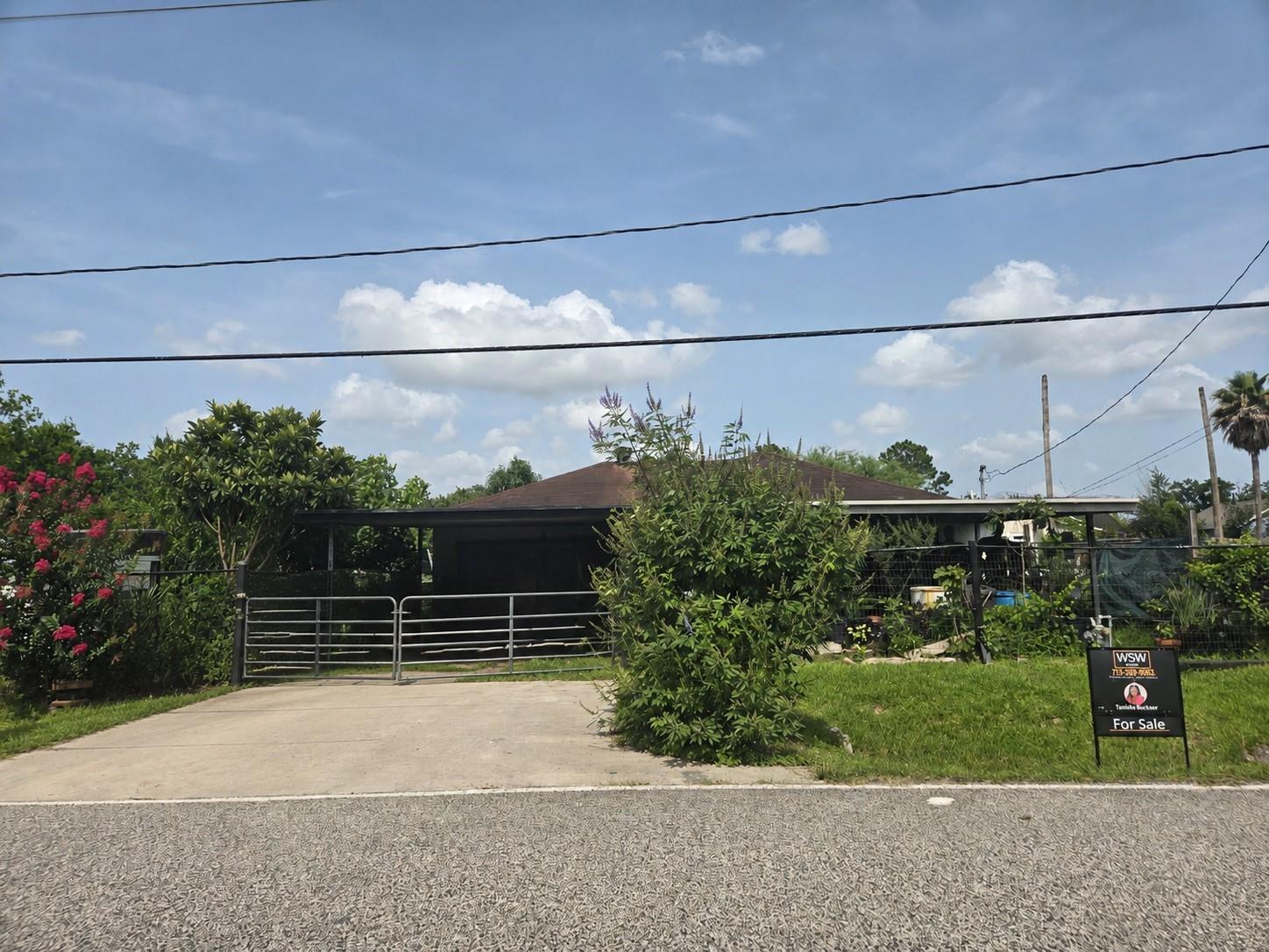 8917 Comal Street — photo