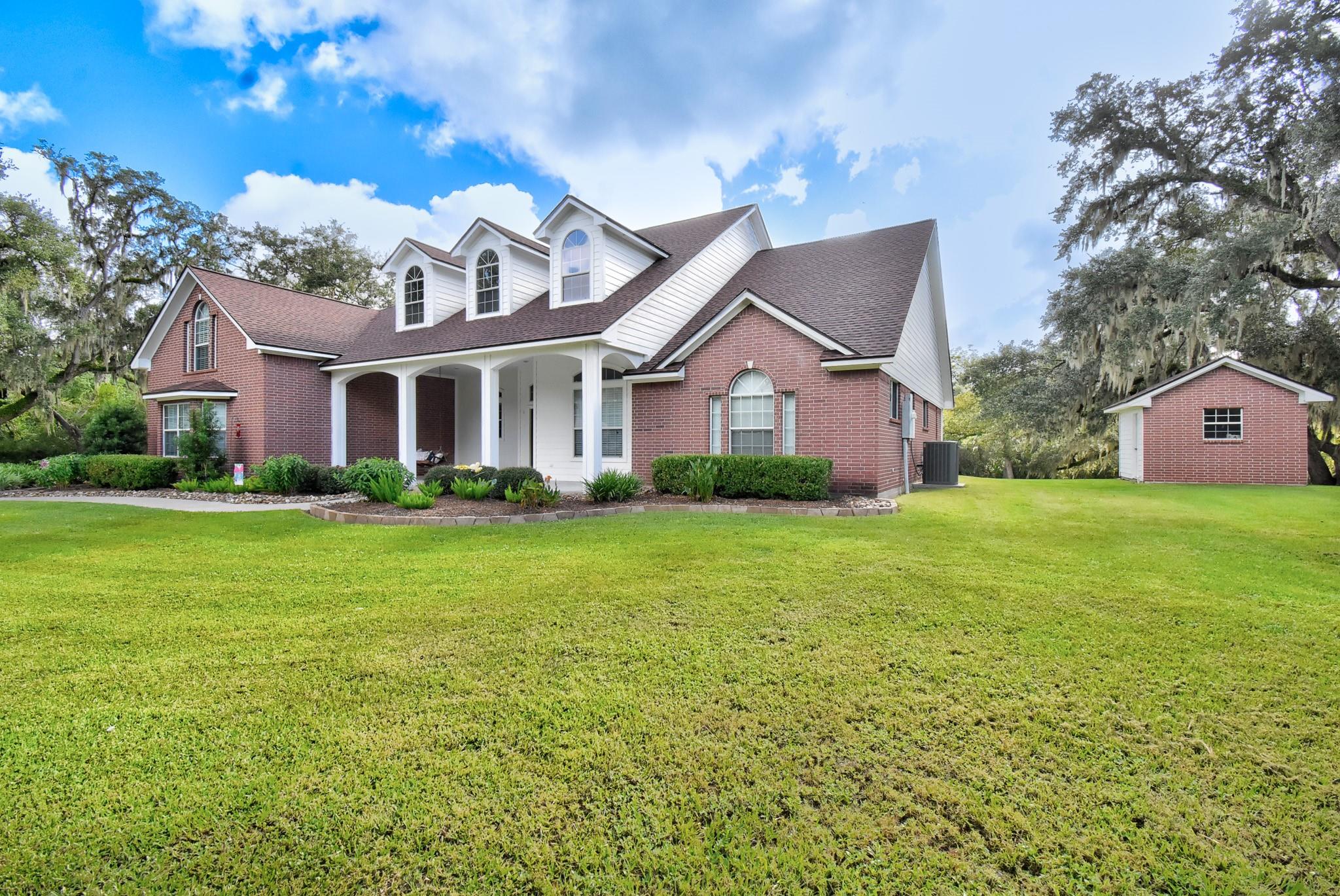 7547 County Road 684D — photo