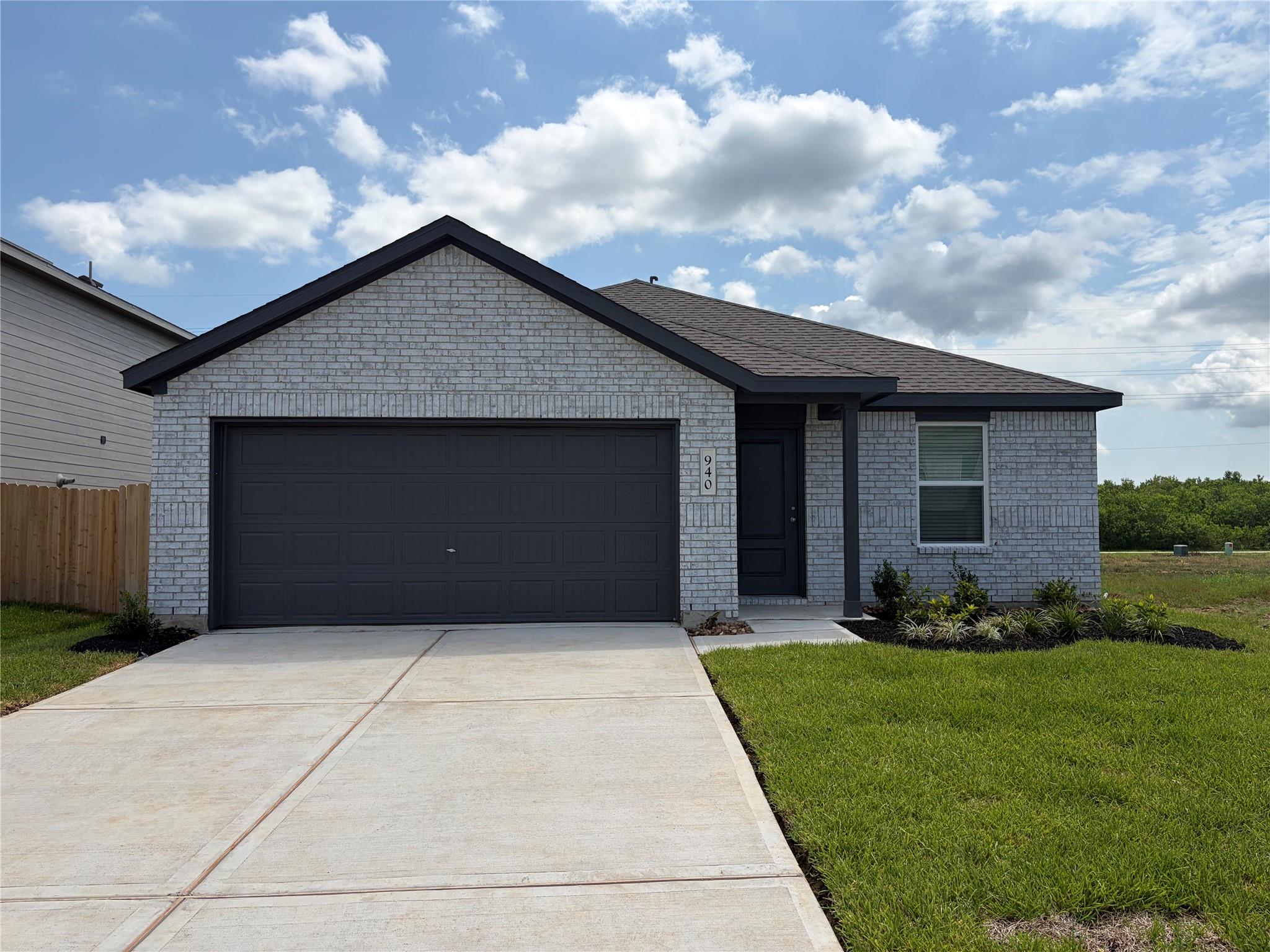 940 Woodhaven Lakes Drive — photo