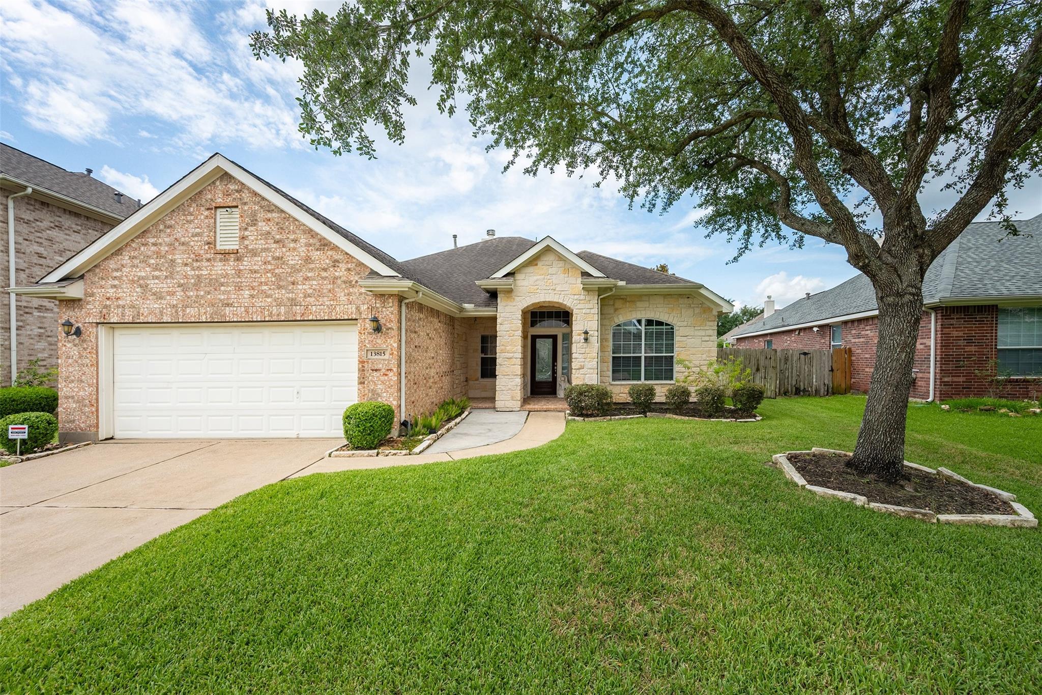 13815 Normandy Court — photo