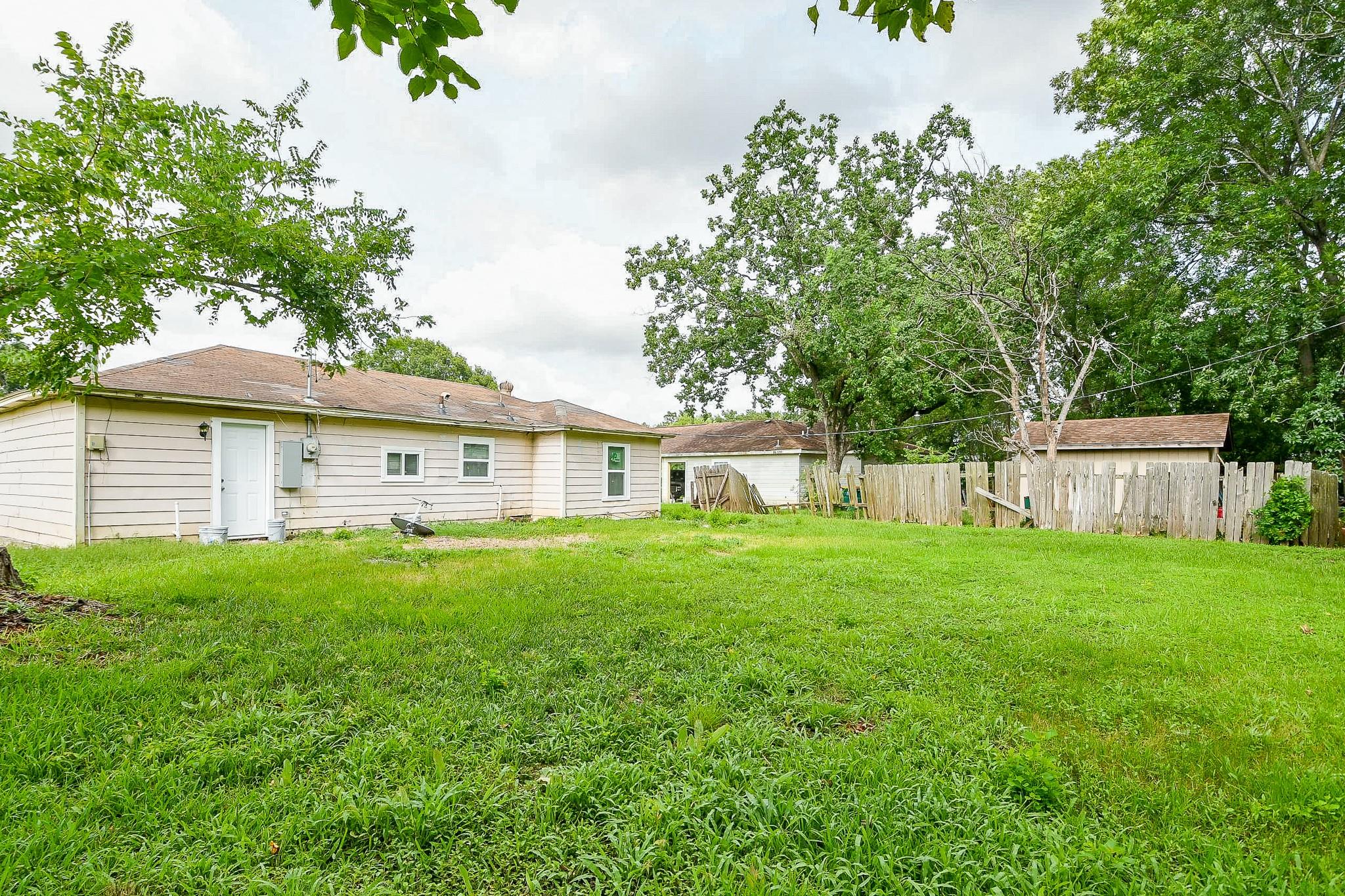 319 Rustic Drive, Pasadena, TX 77502 — photo 3