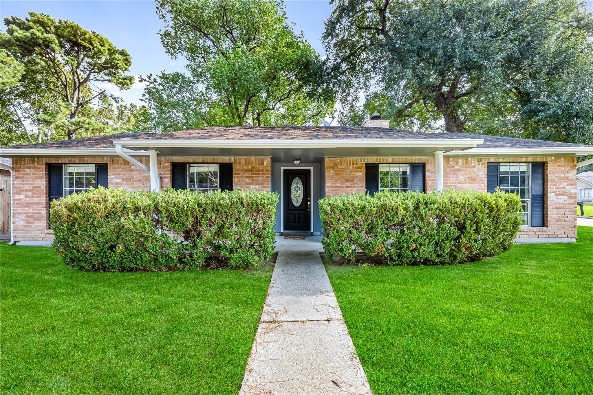 23402 Lestergate Drive — photo