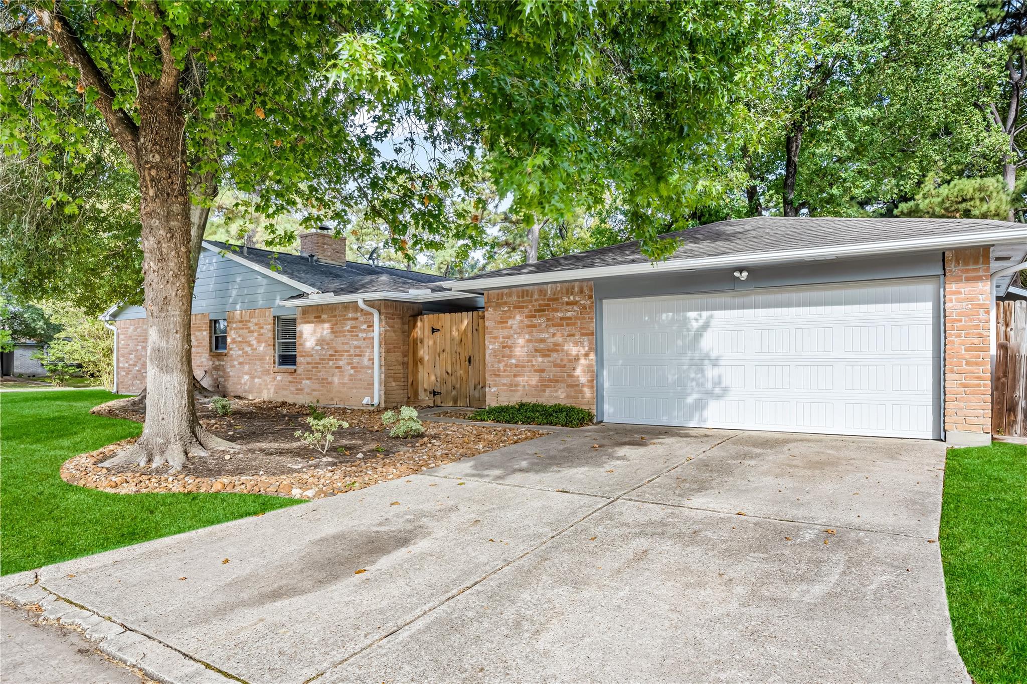 23402 Lestergate Drive, Spring, TX 77373 — photo 2