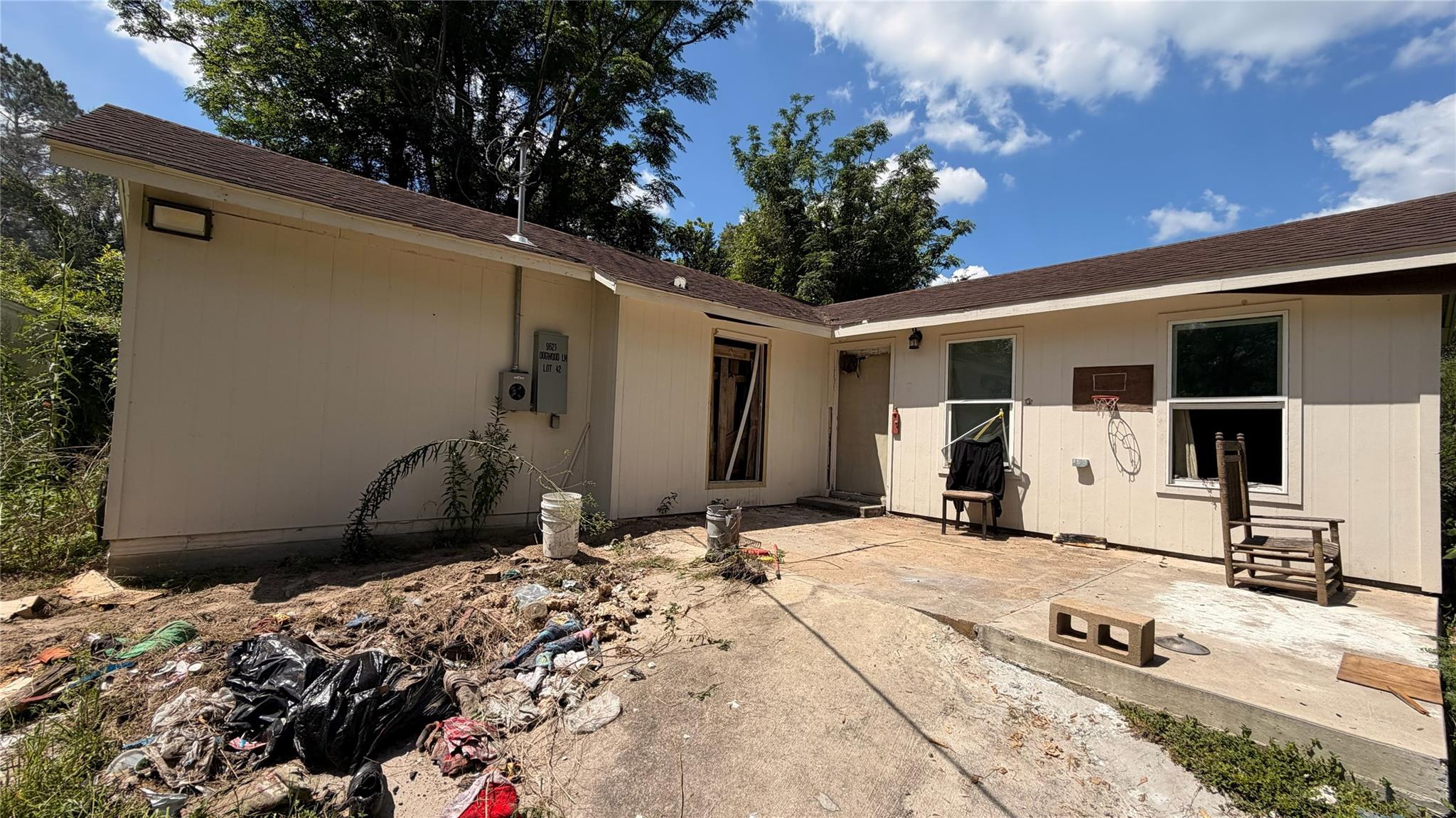 9621 Dogwood Lane — photo
