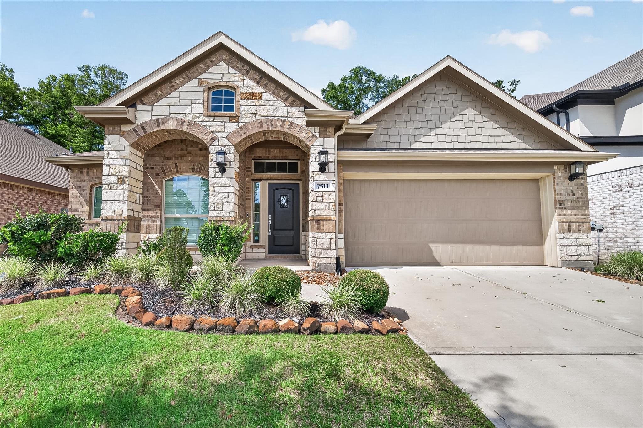 7511 Enchanted Rock Court — photo