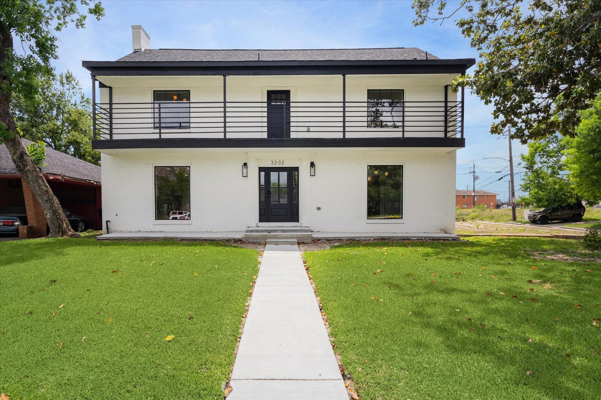 3202 Parkwood Drive — photo