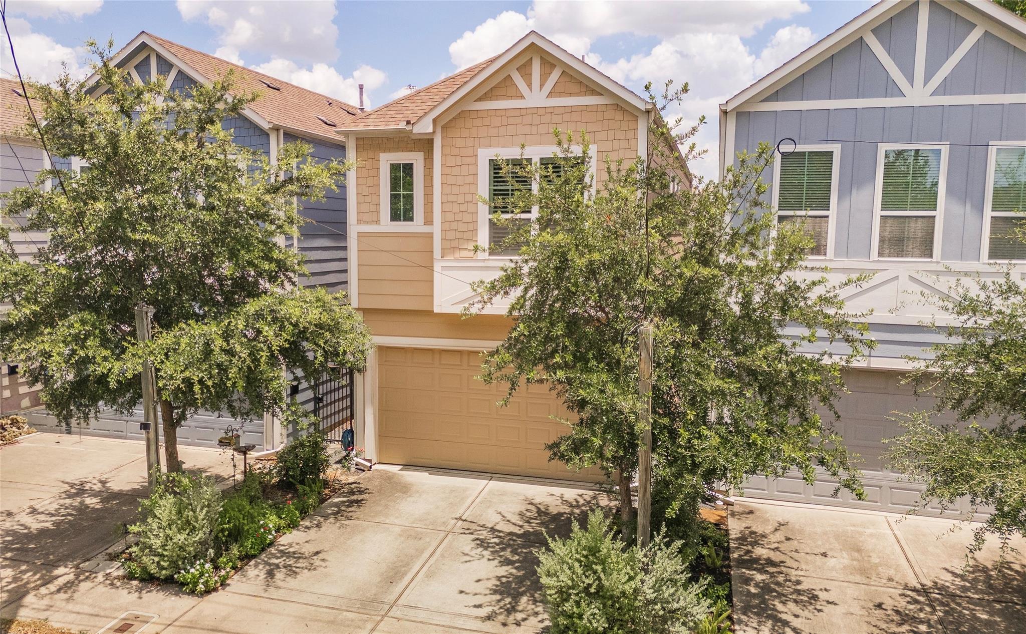 3235 Cline Street — photo