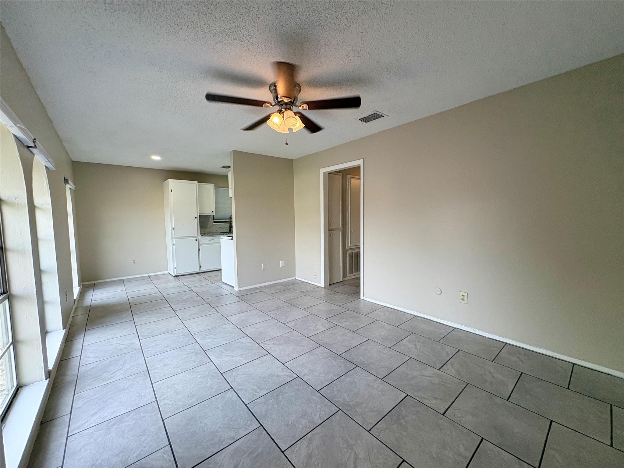 3021 Sycamore Avenue #8 — photo