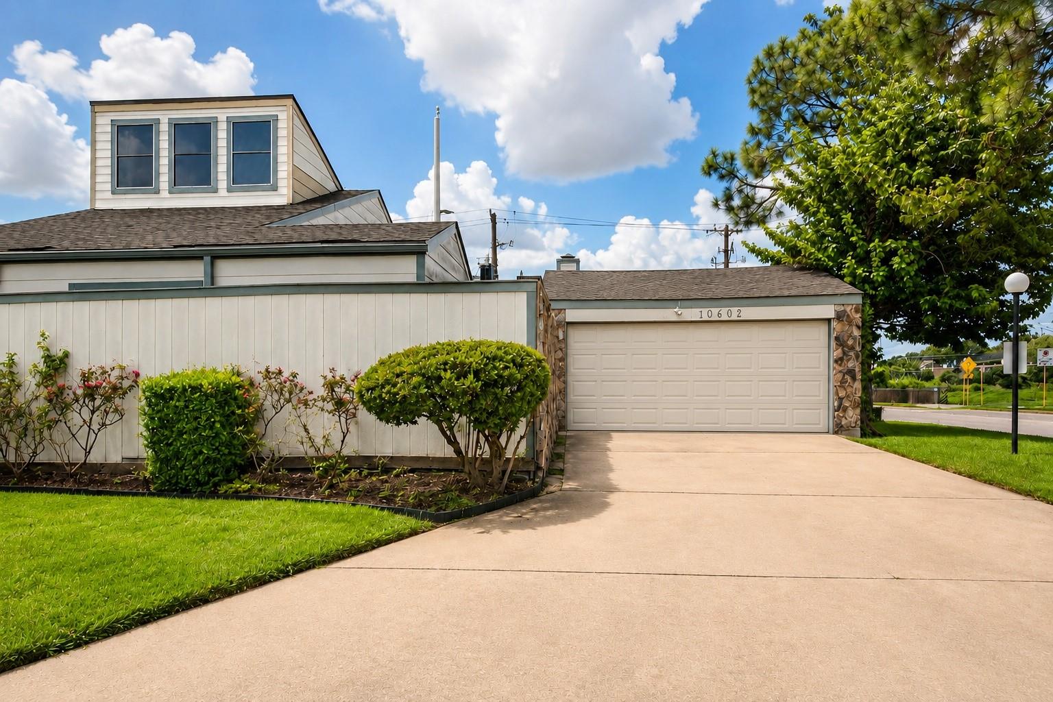 10602 Sandpiper Drive — photo