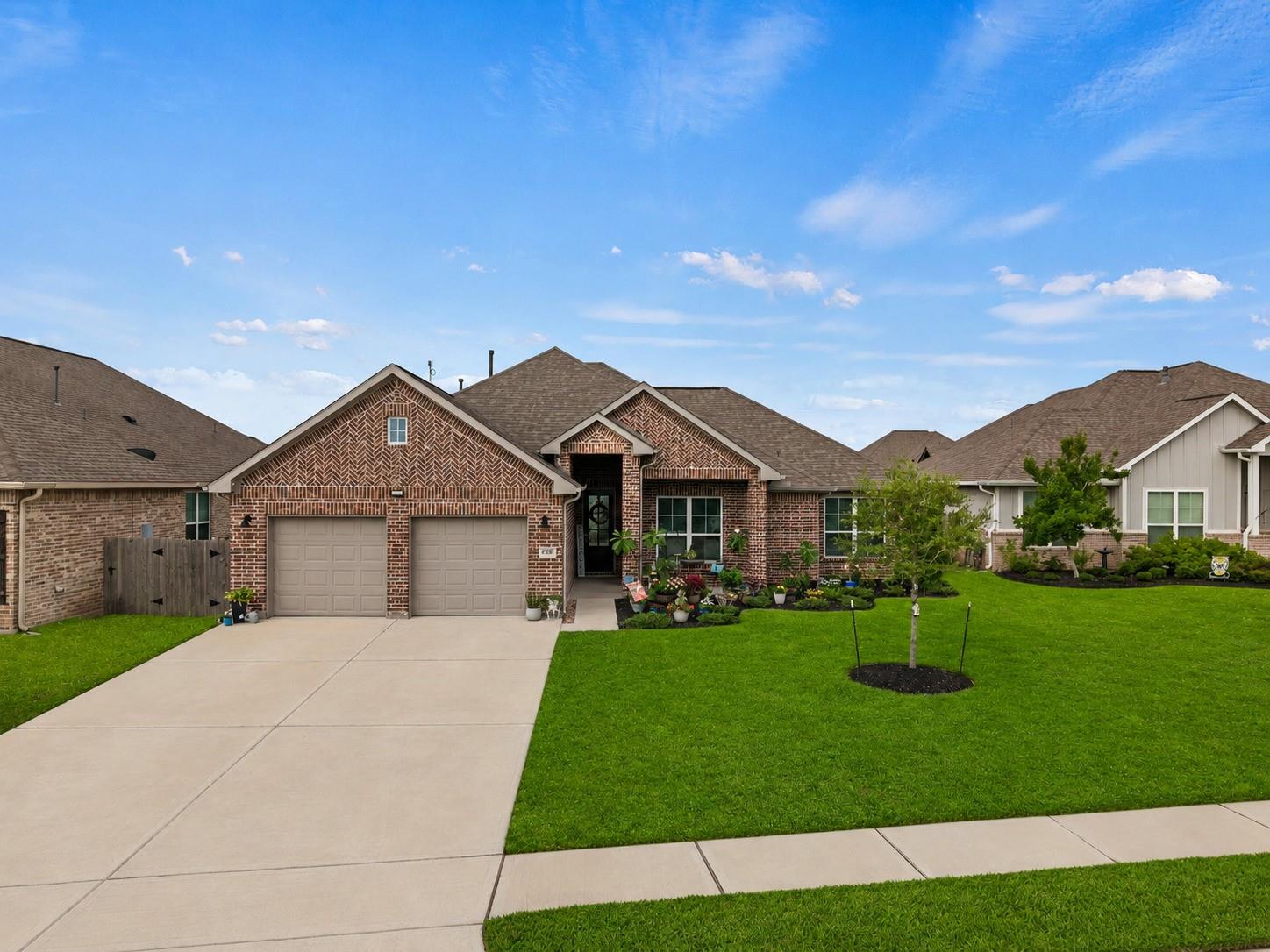 426 Hunters Crossing Drive — photo