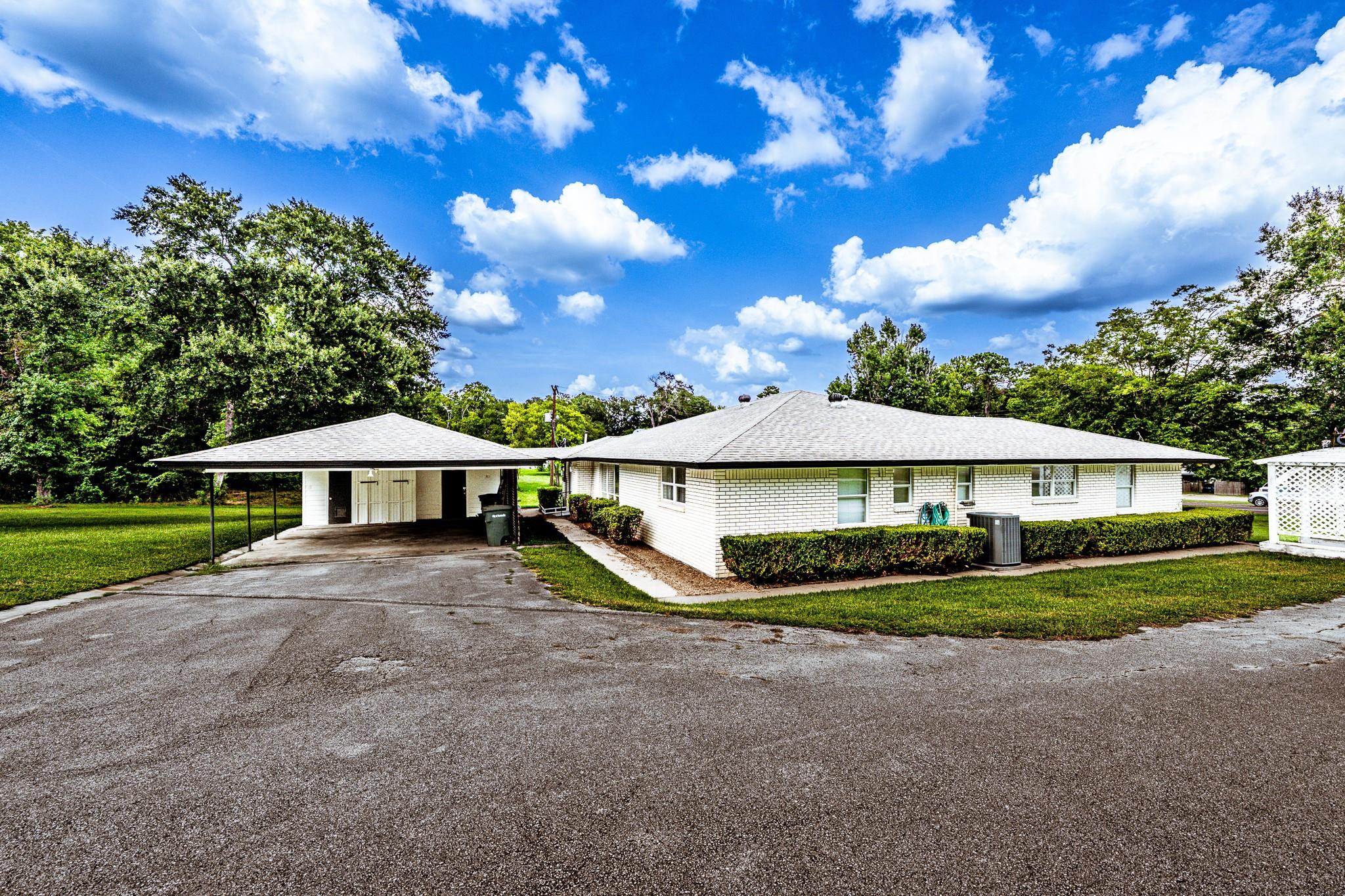 1797 SH 30 E — photo