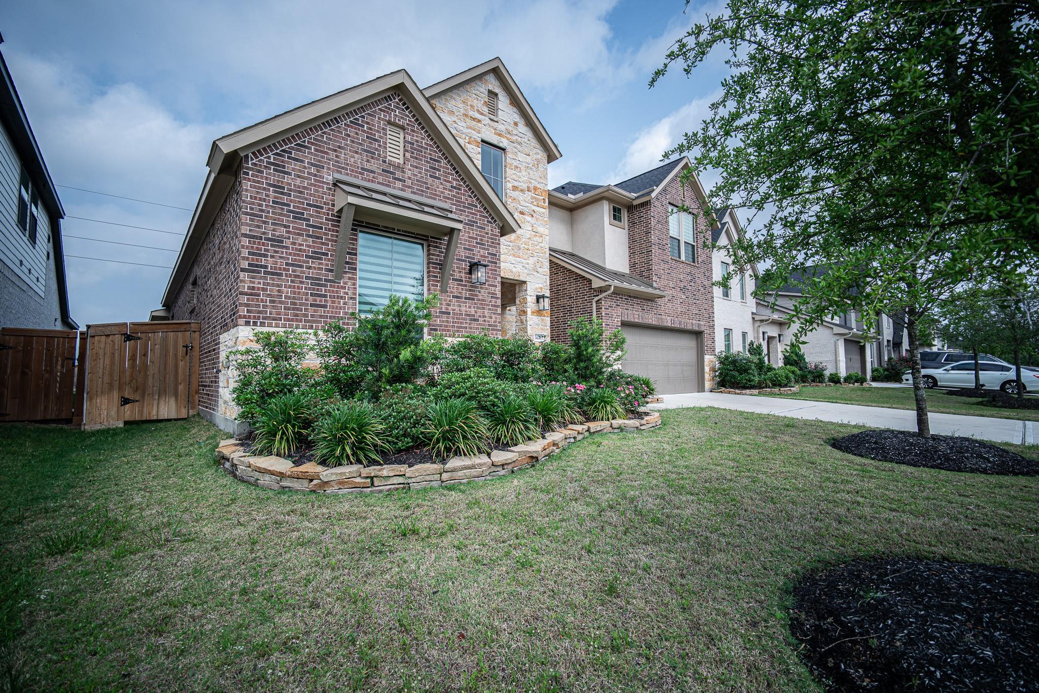 14207 Garibaldi Drive — photo
