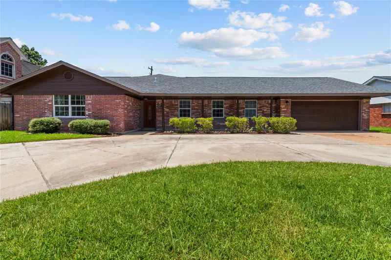 2304 Harper Drive — photo