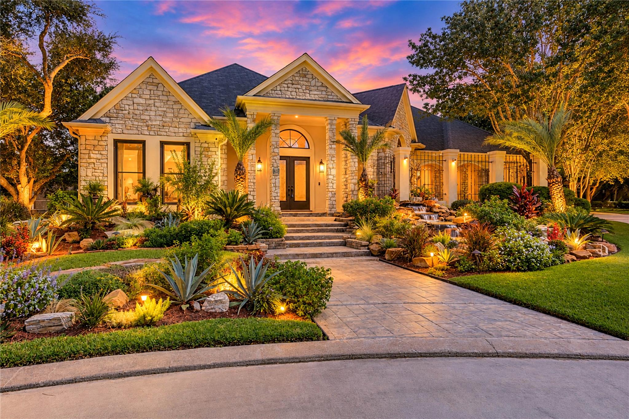 1510 Victoria Way — photo