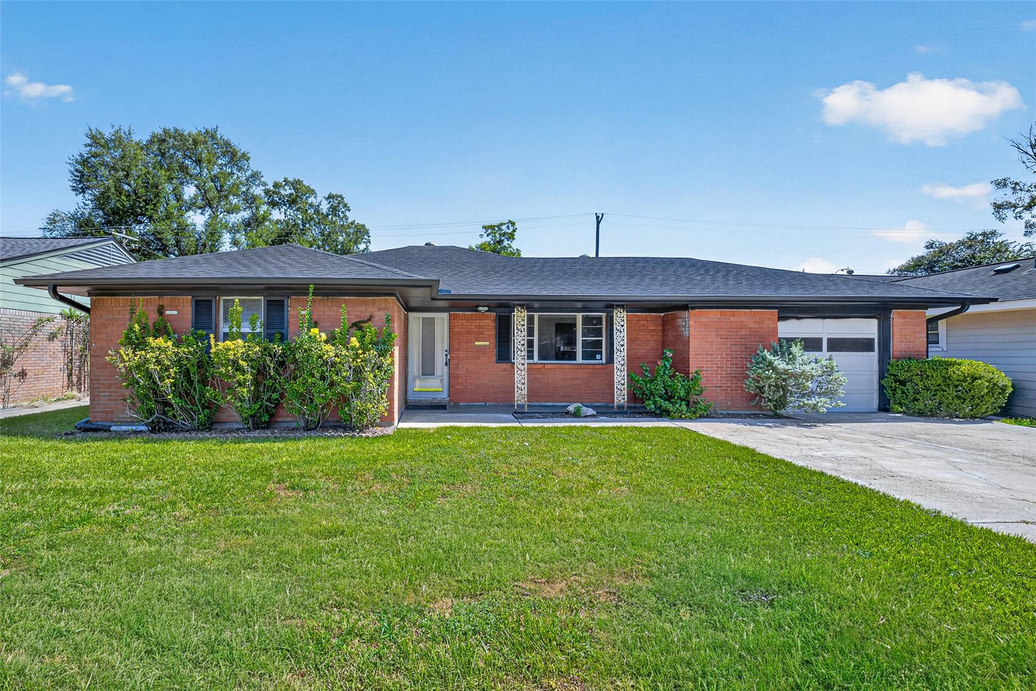 6131 Birdwood Road — photo