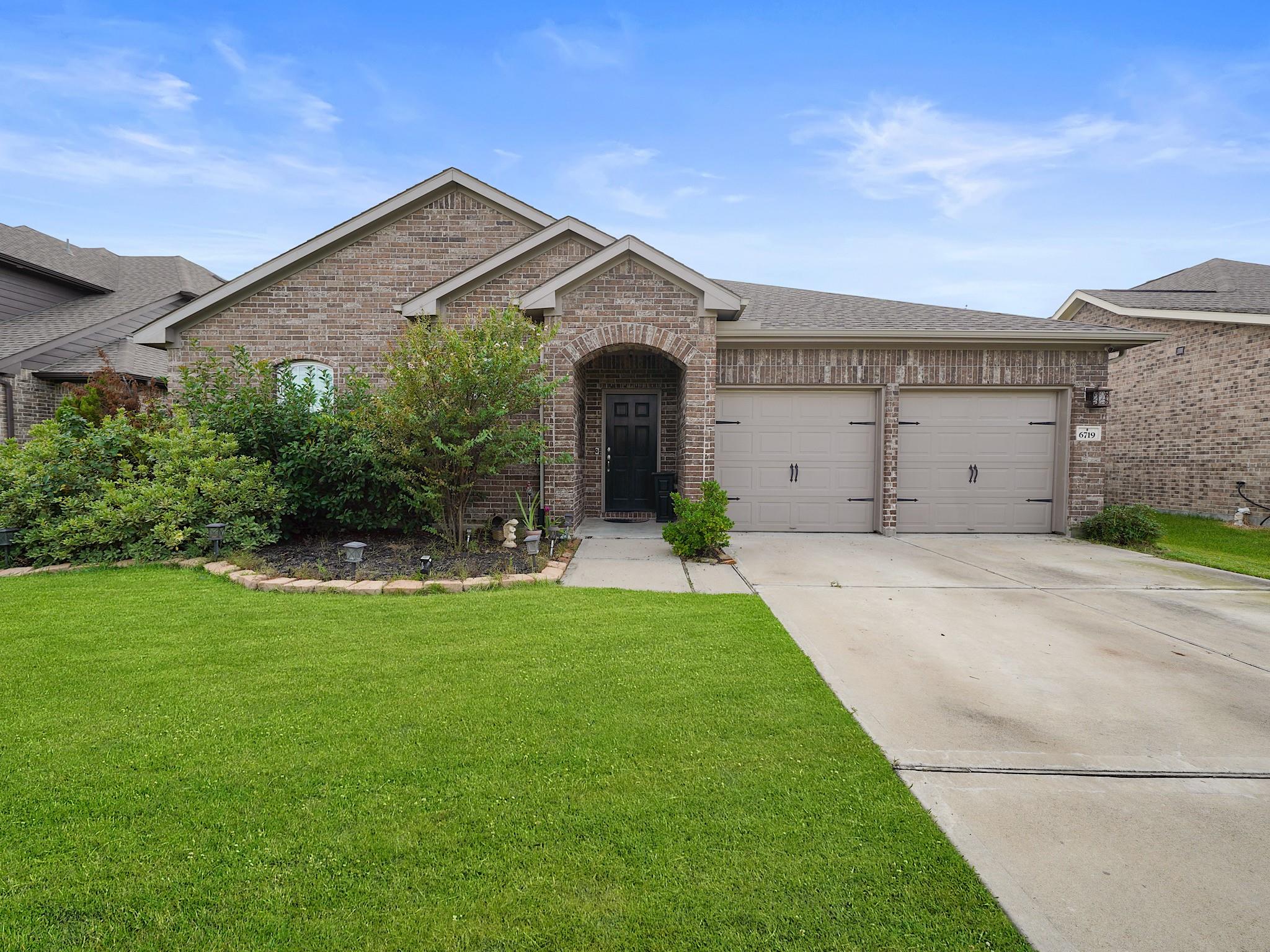 6719 Northchester Drive — photo
