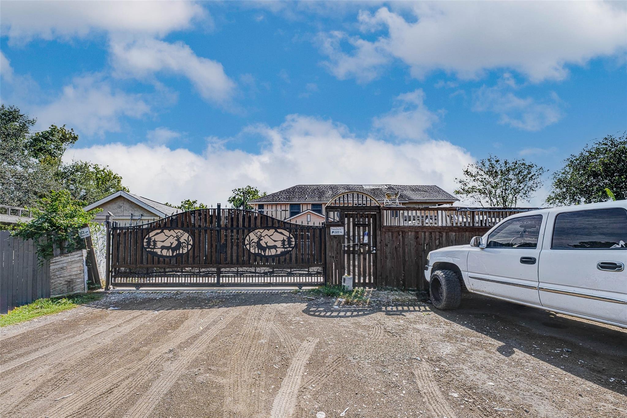 3623 Inez Street — photo