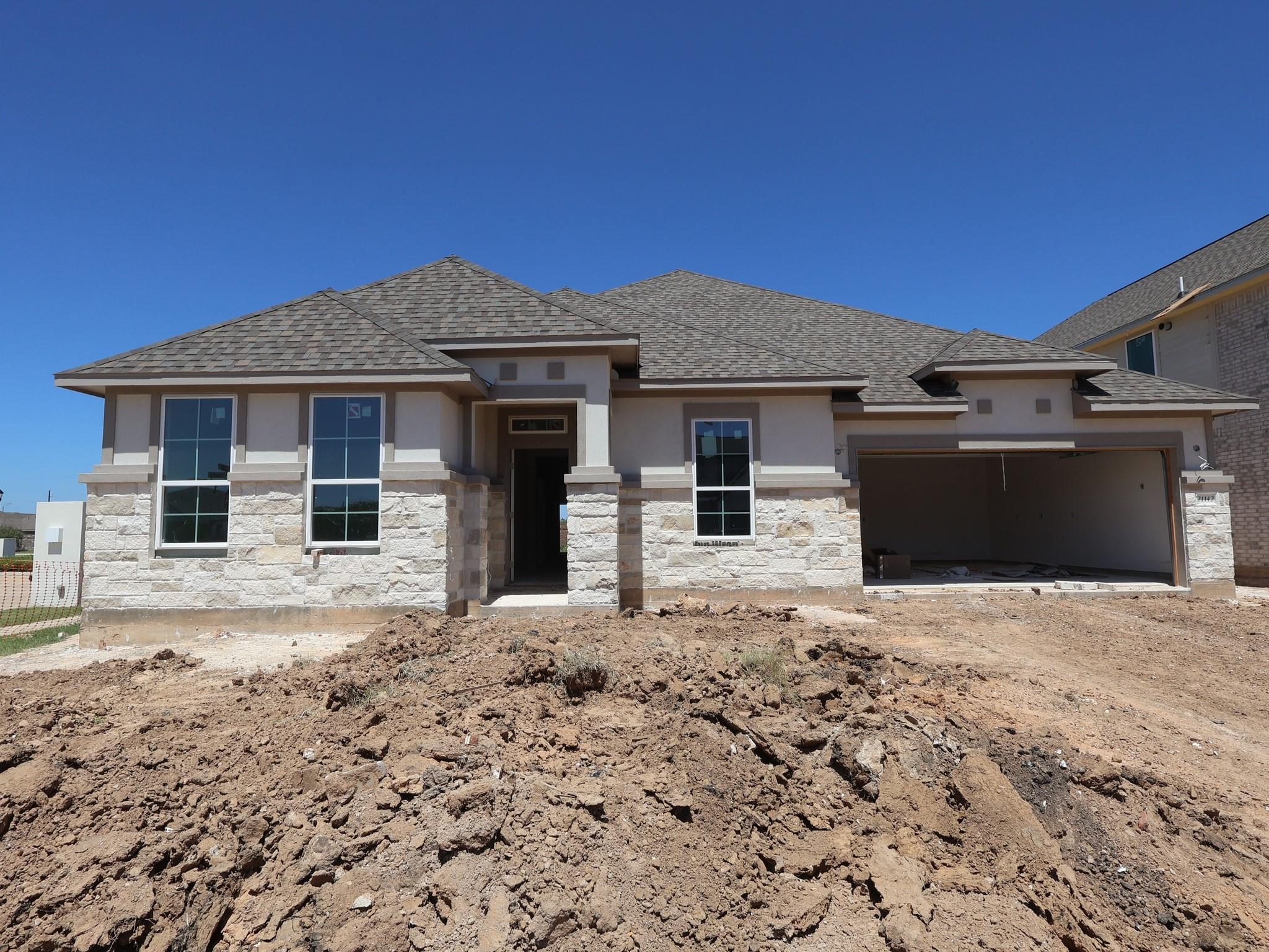 21142 Bella Coral Drive — photo