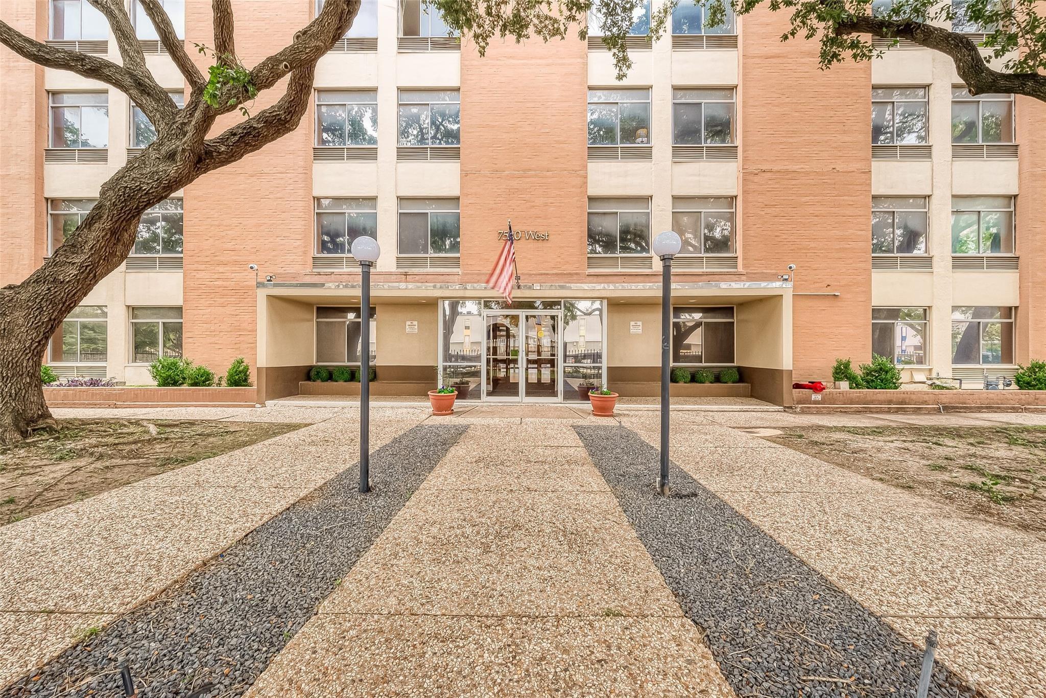 7520 Hornwood Drive #906 — photo