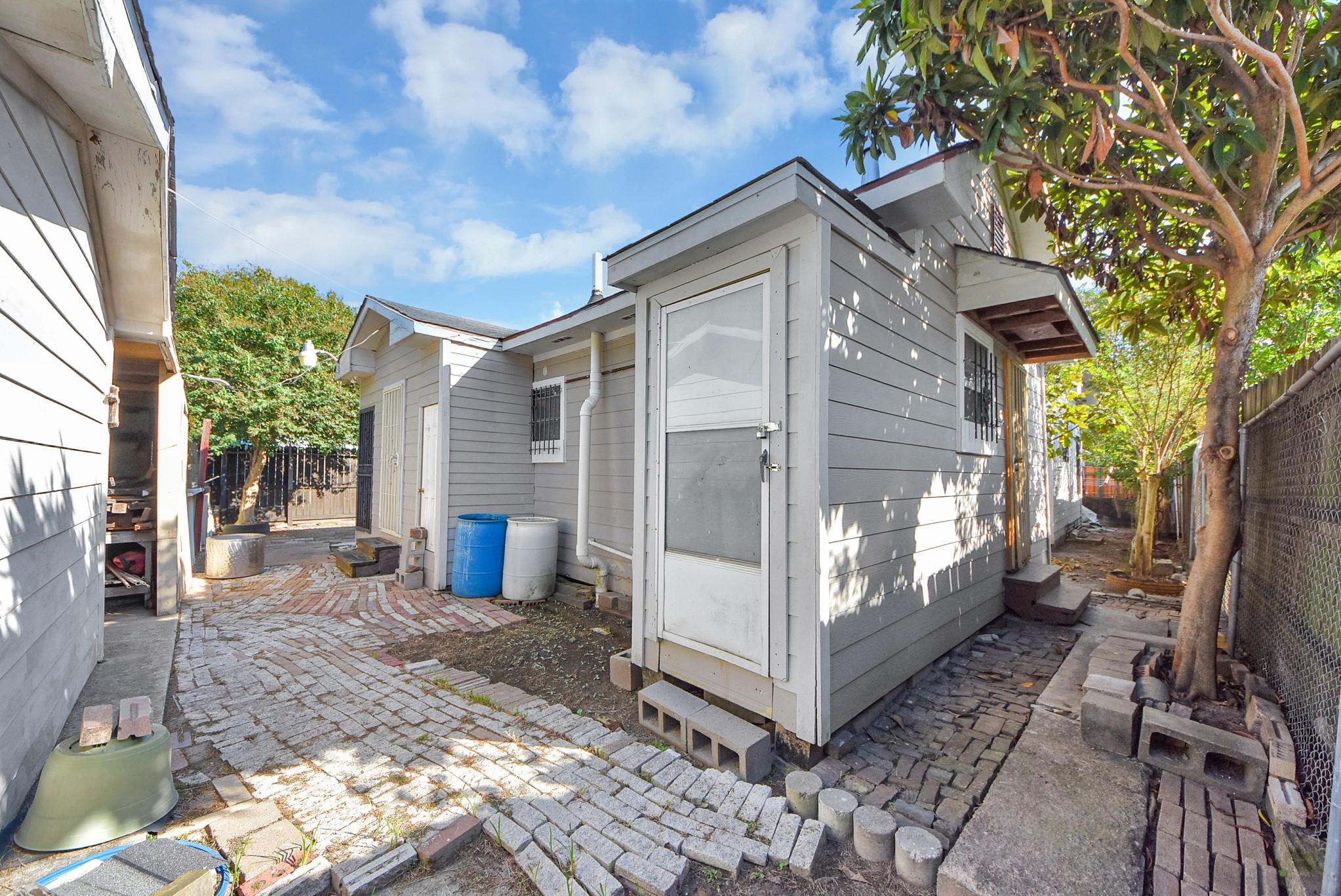 7021 Brownwood Street — photo