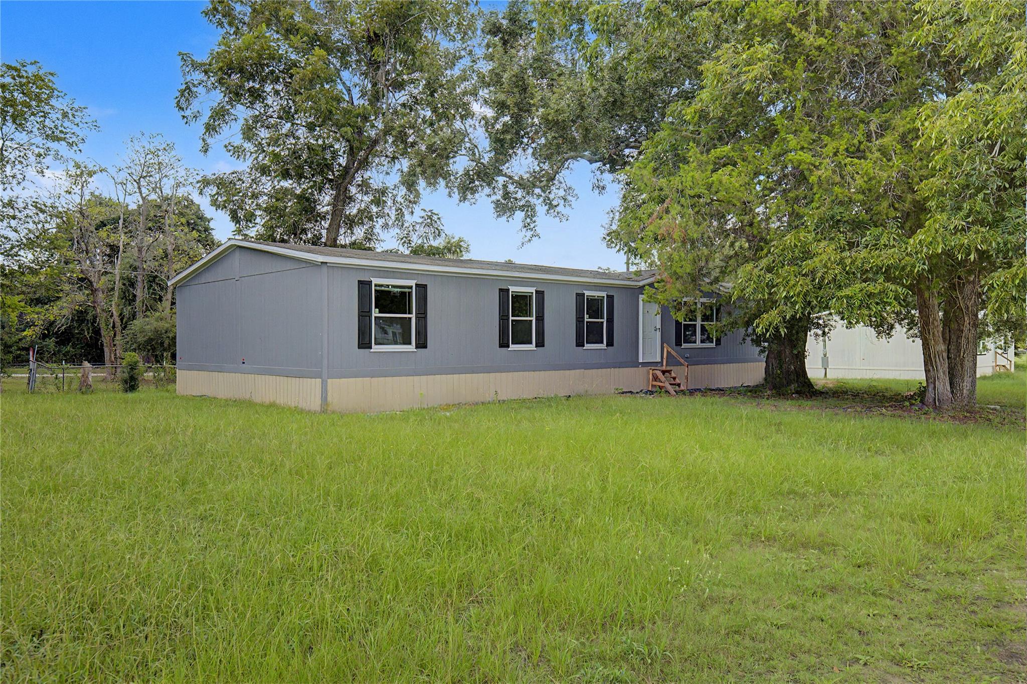 Lot 223 W Houston Street — photo