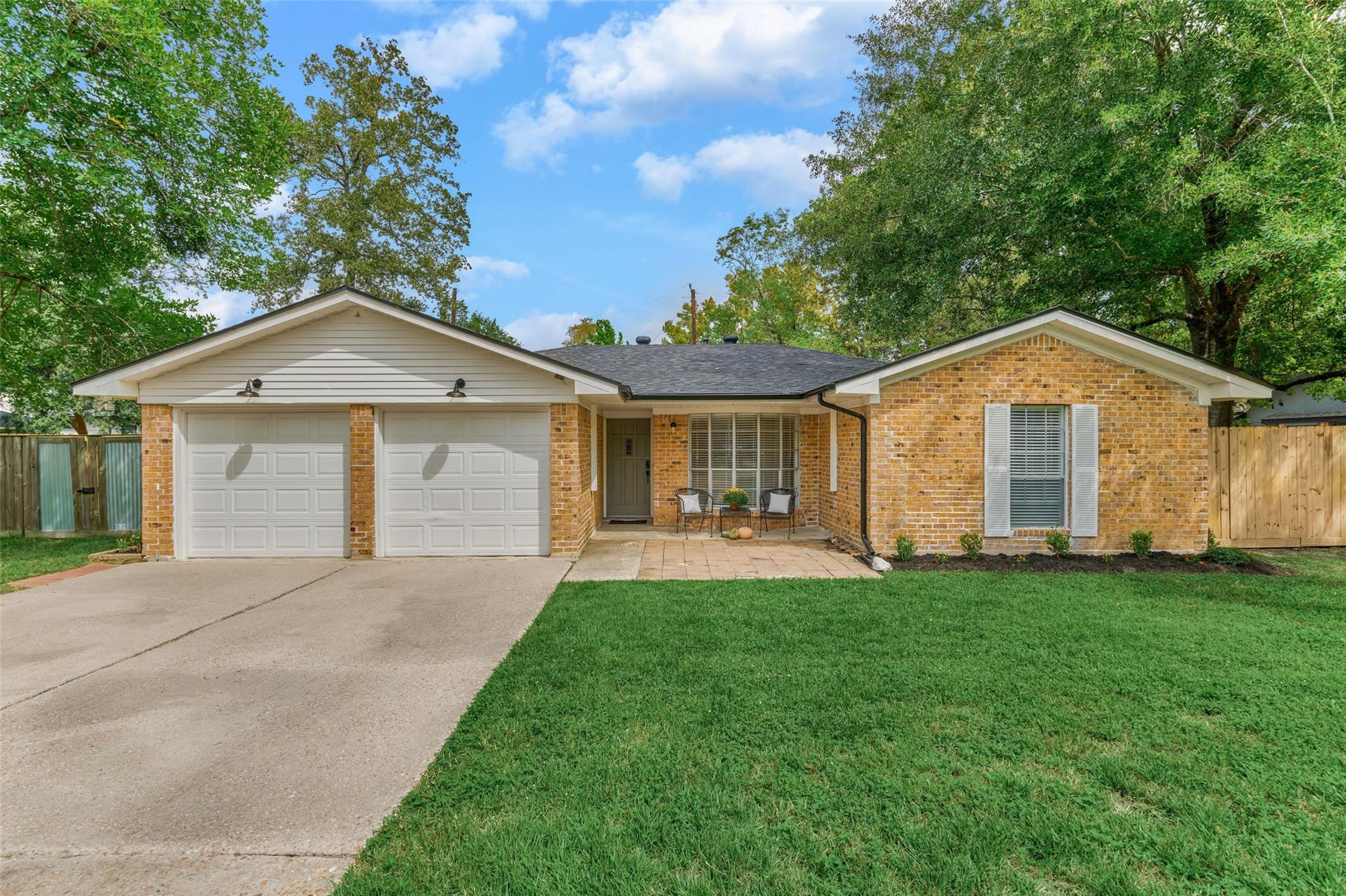 307 Robinwood Drive — photo
